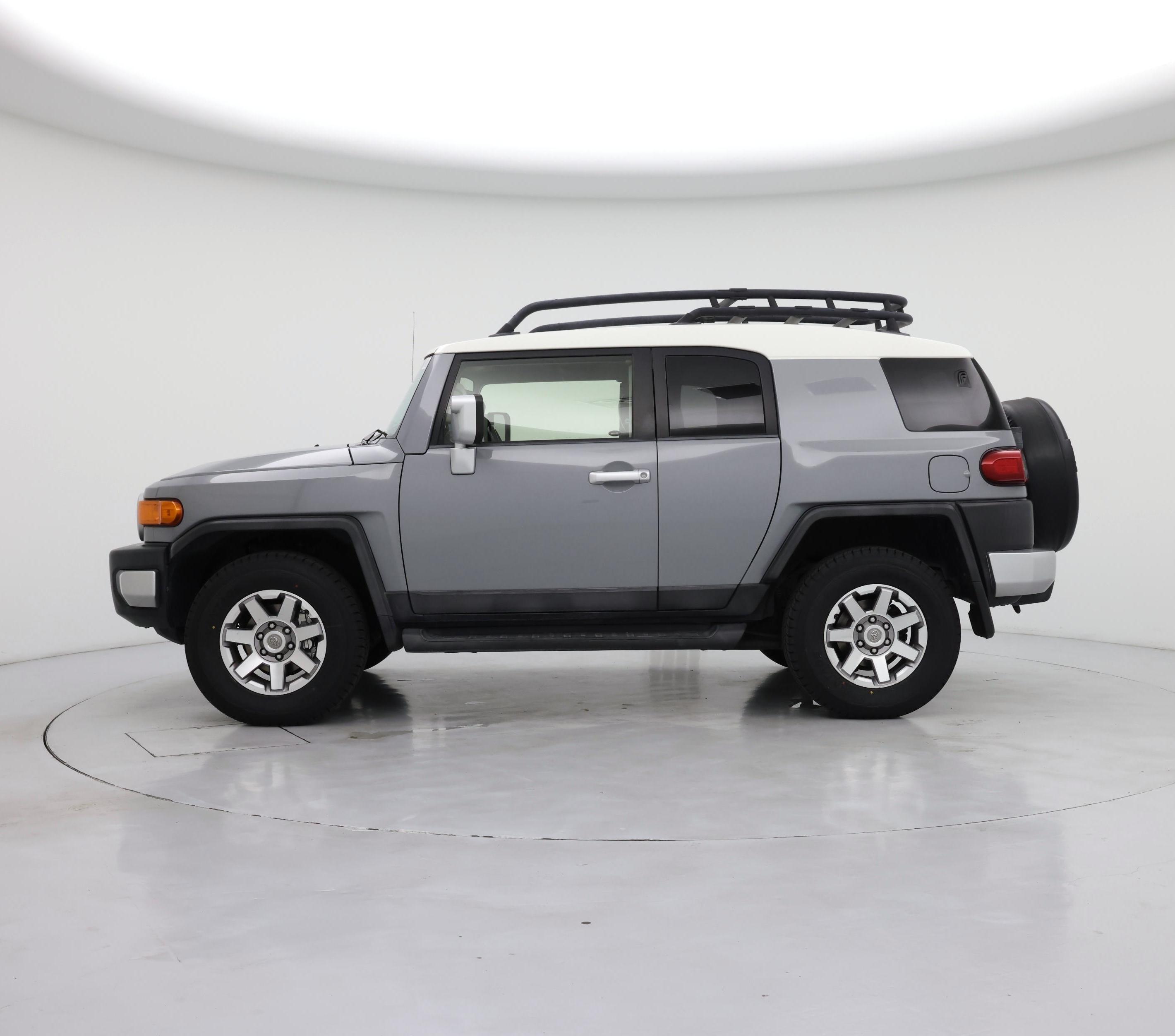 Thumbnail: 2014 Toyota FJ Cruiser - 3