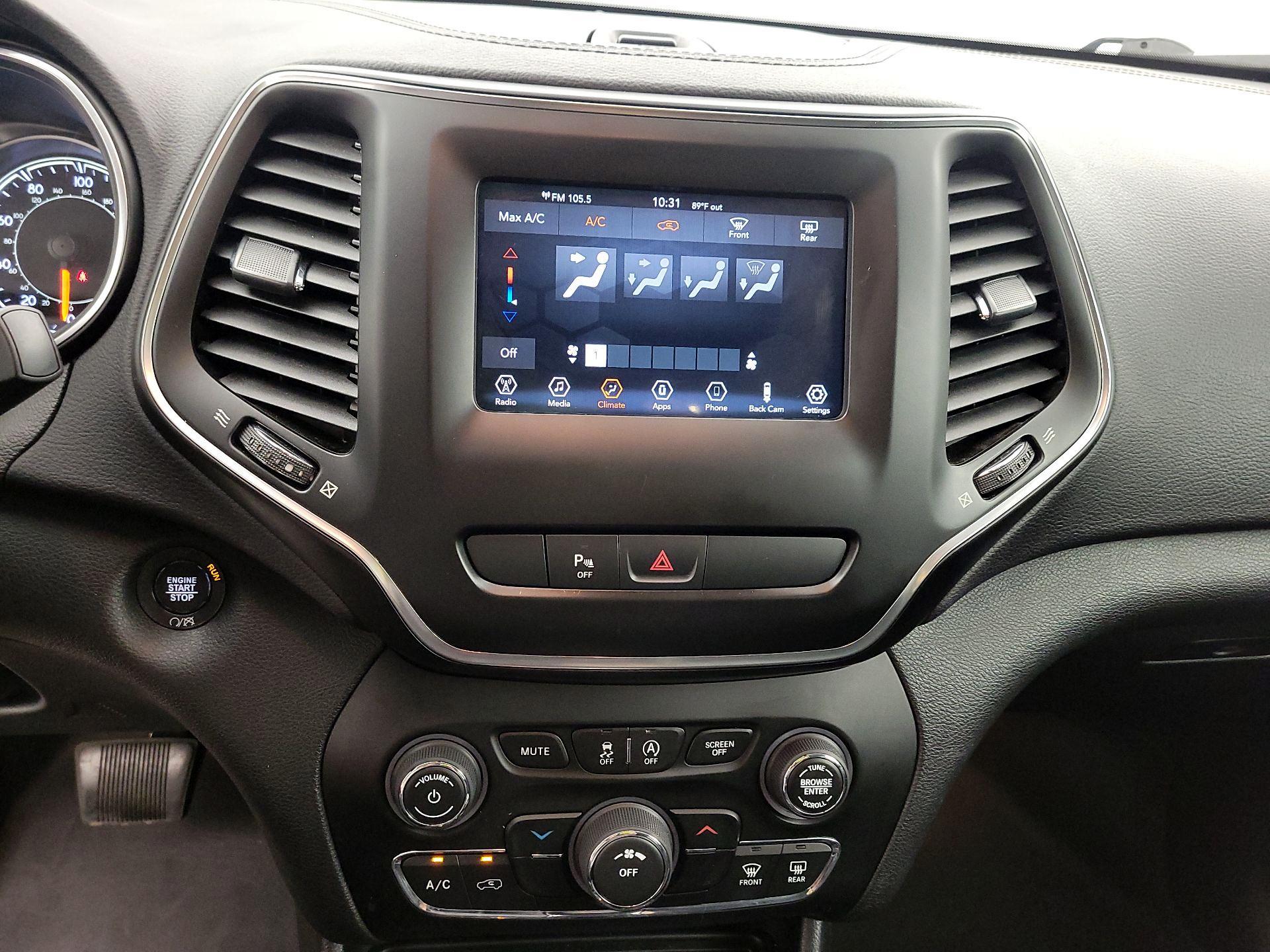 Thumbnail: 2019 Jeep Cherokee - 16