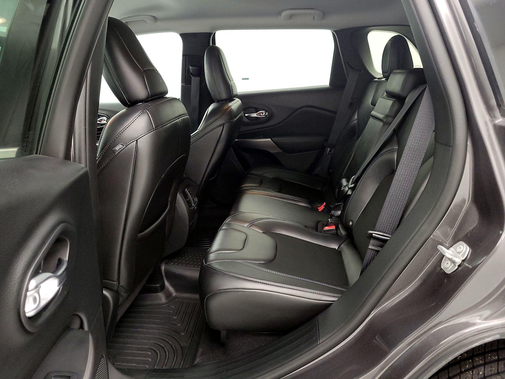 Thumbnail: 2019 Jeep Cherokee - 19