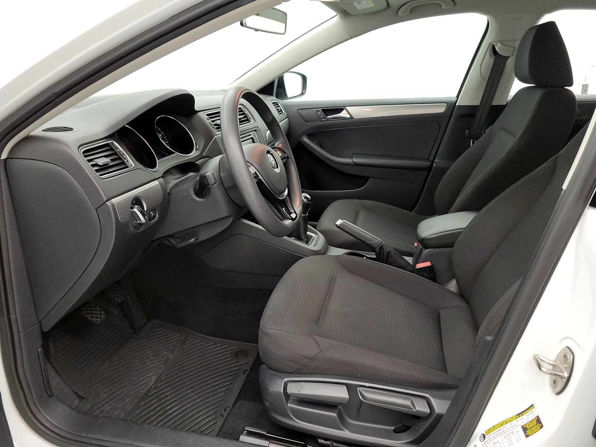 Thumbnail: 2016 Volkswagen Jetta - 11