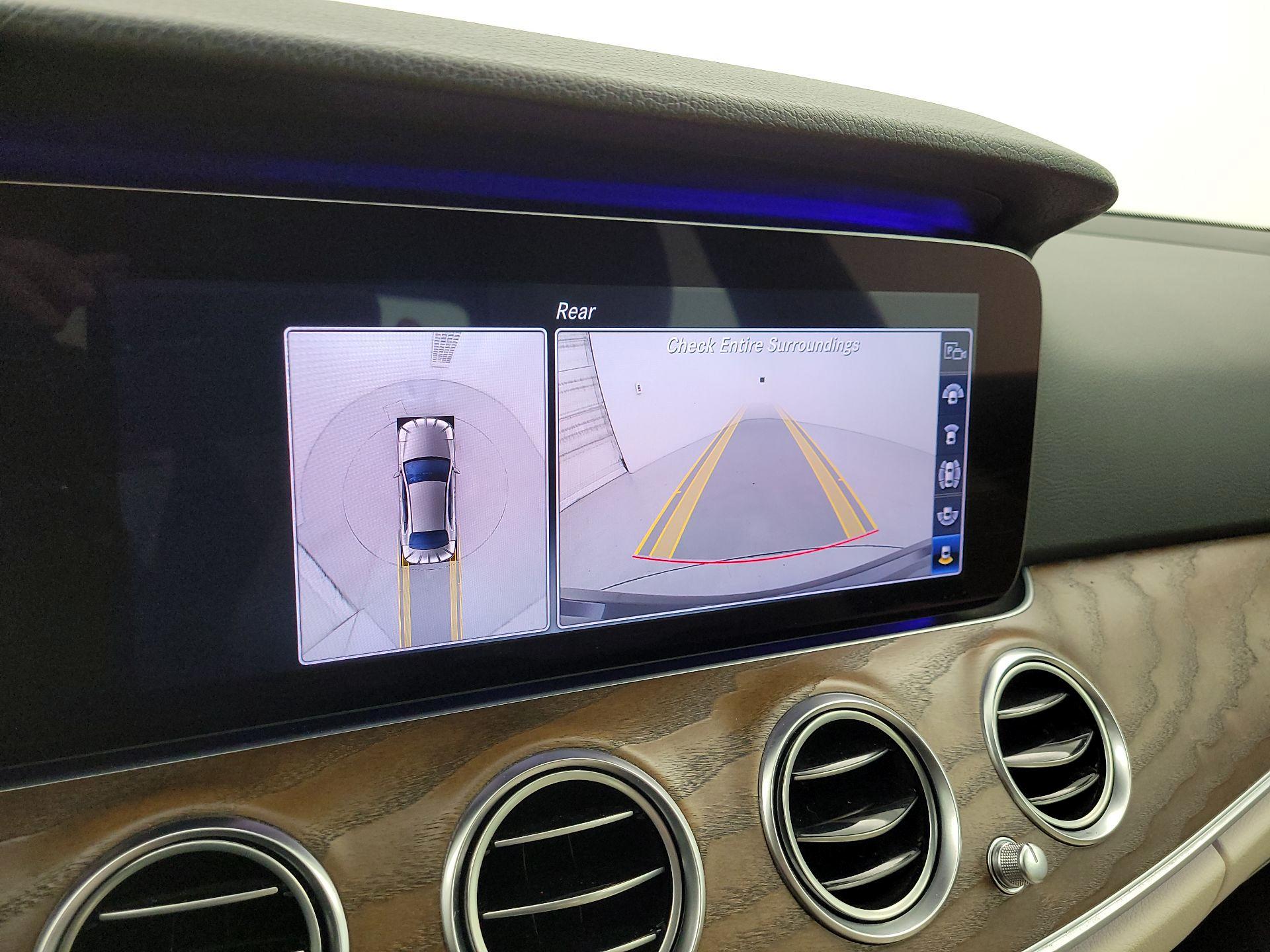 Thumbnail: 2020 Mercedes-Benz E-Class - 15