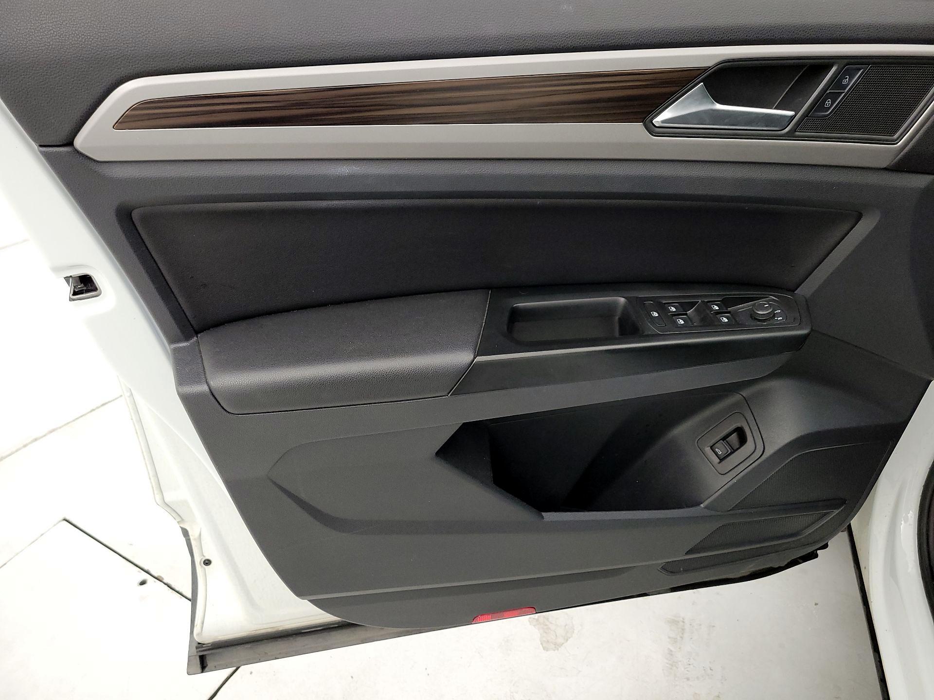 Thumbnail: 2021 Volkswagen Atlas - 12