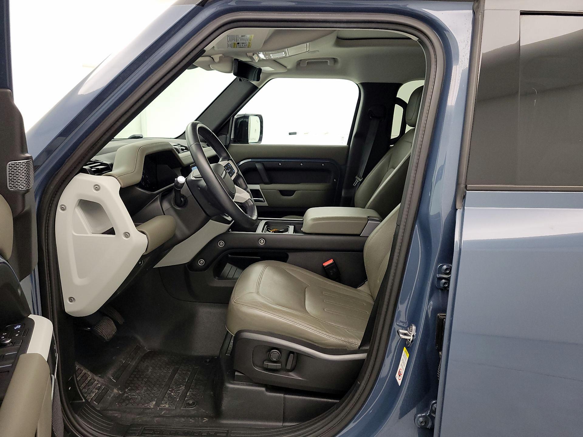 Thumbnail: 2020 Land Rover Defender - 11