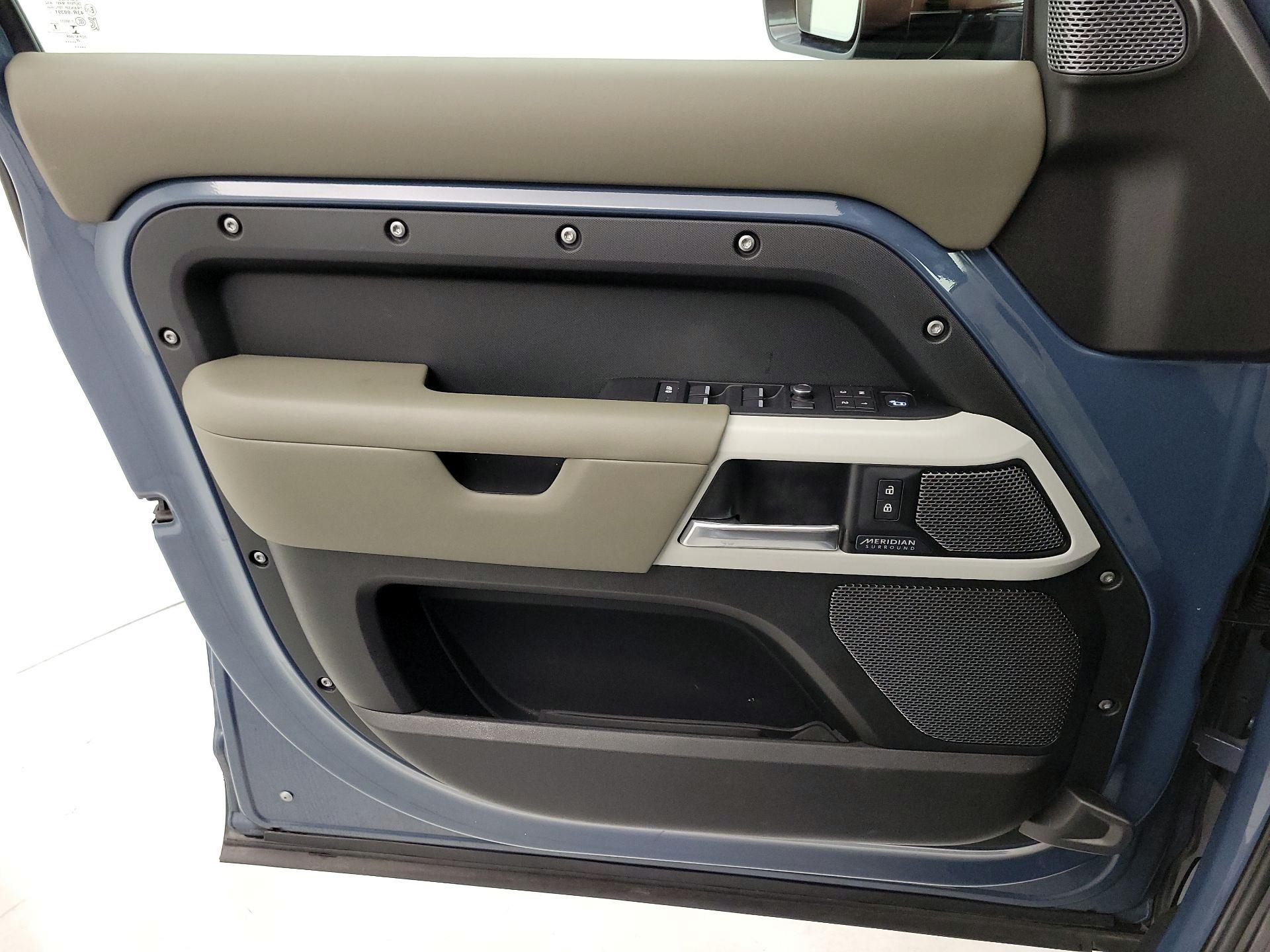 Thumbnail: 2020 Land Rover Defender - 12