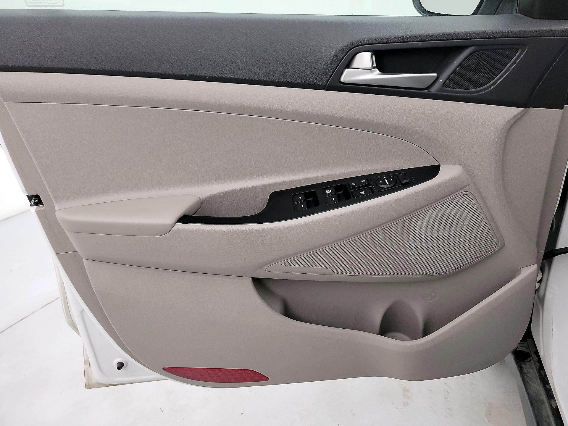 Thumbnail: 2019 Hyundai Tucson - 12