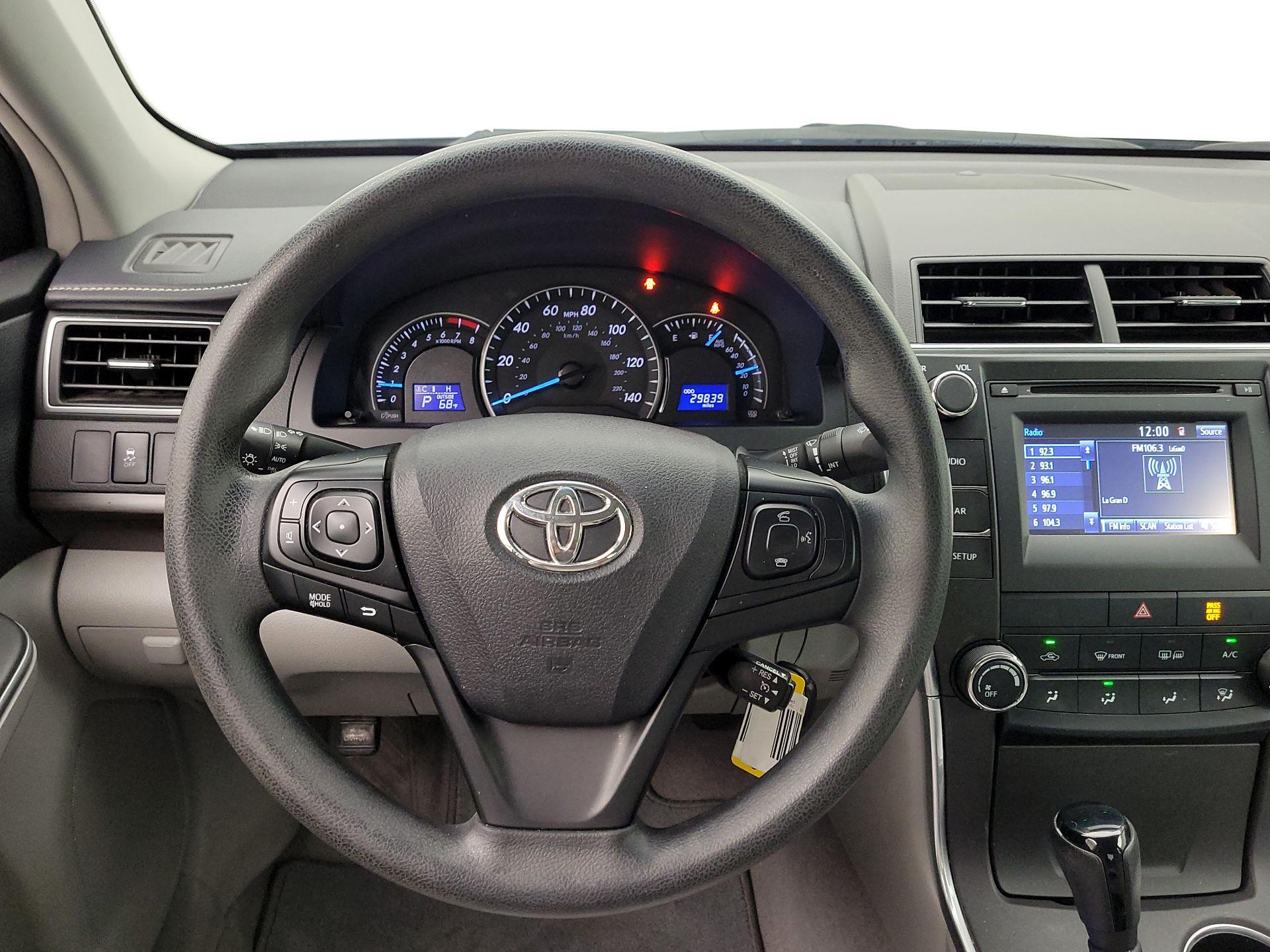 Thumbnail: 2015 Toyota Camry - 10
