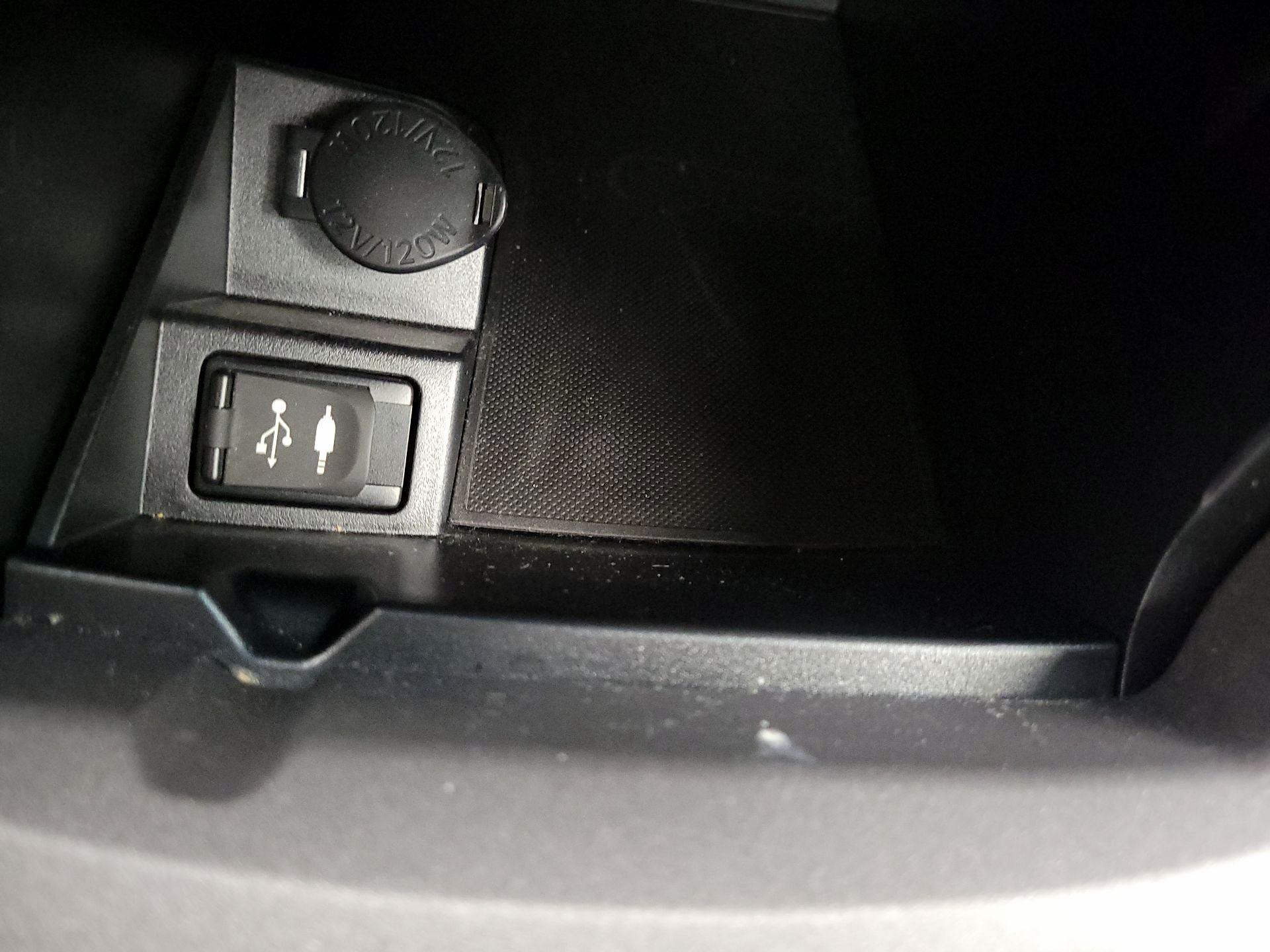 Thumbnail: 2015 Toyota Camry - 18