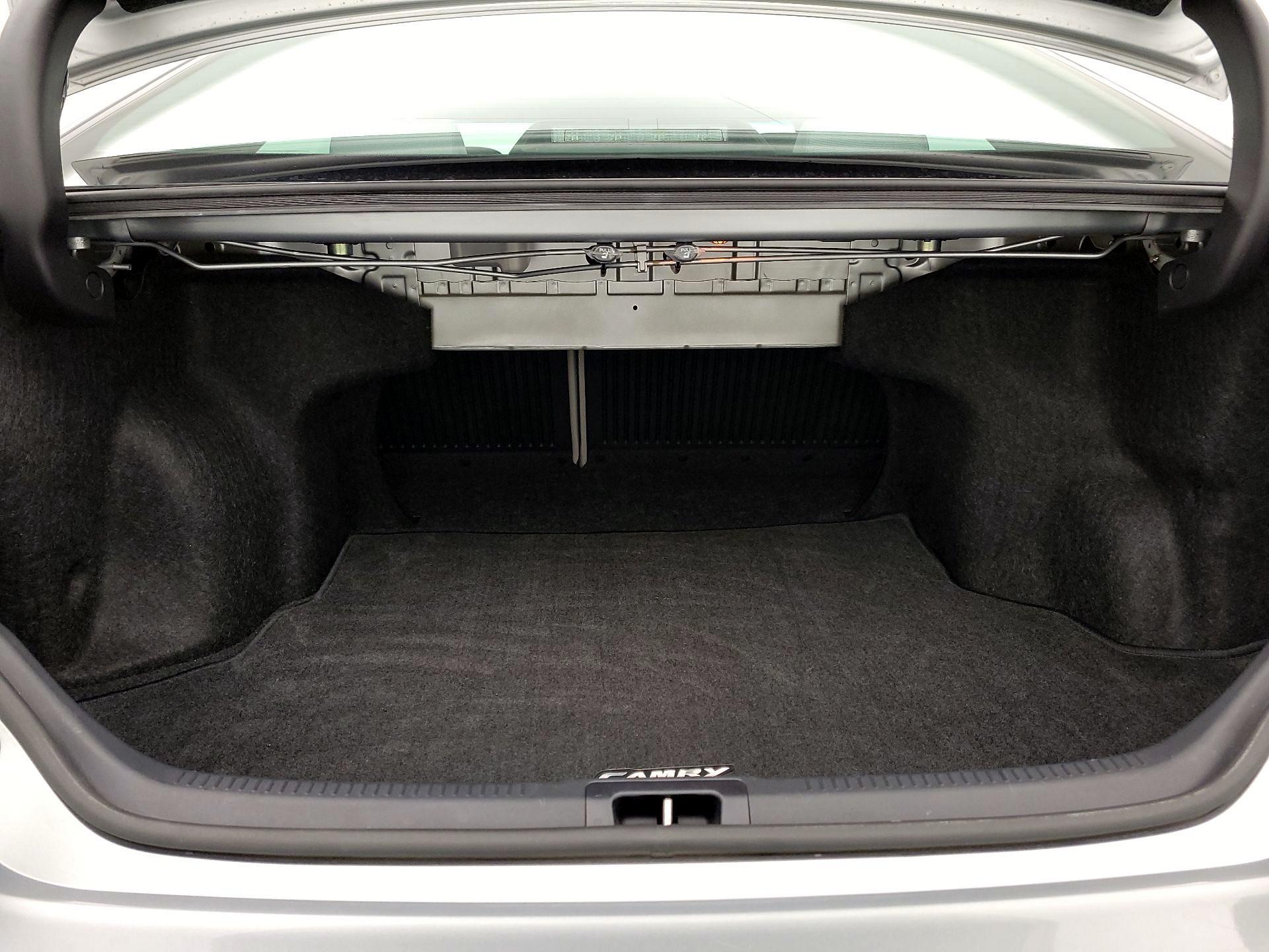 Thumbnail: 2015 Toyota Camry - 20