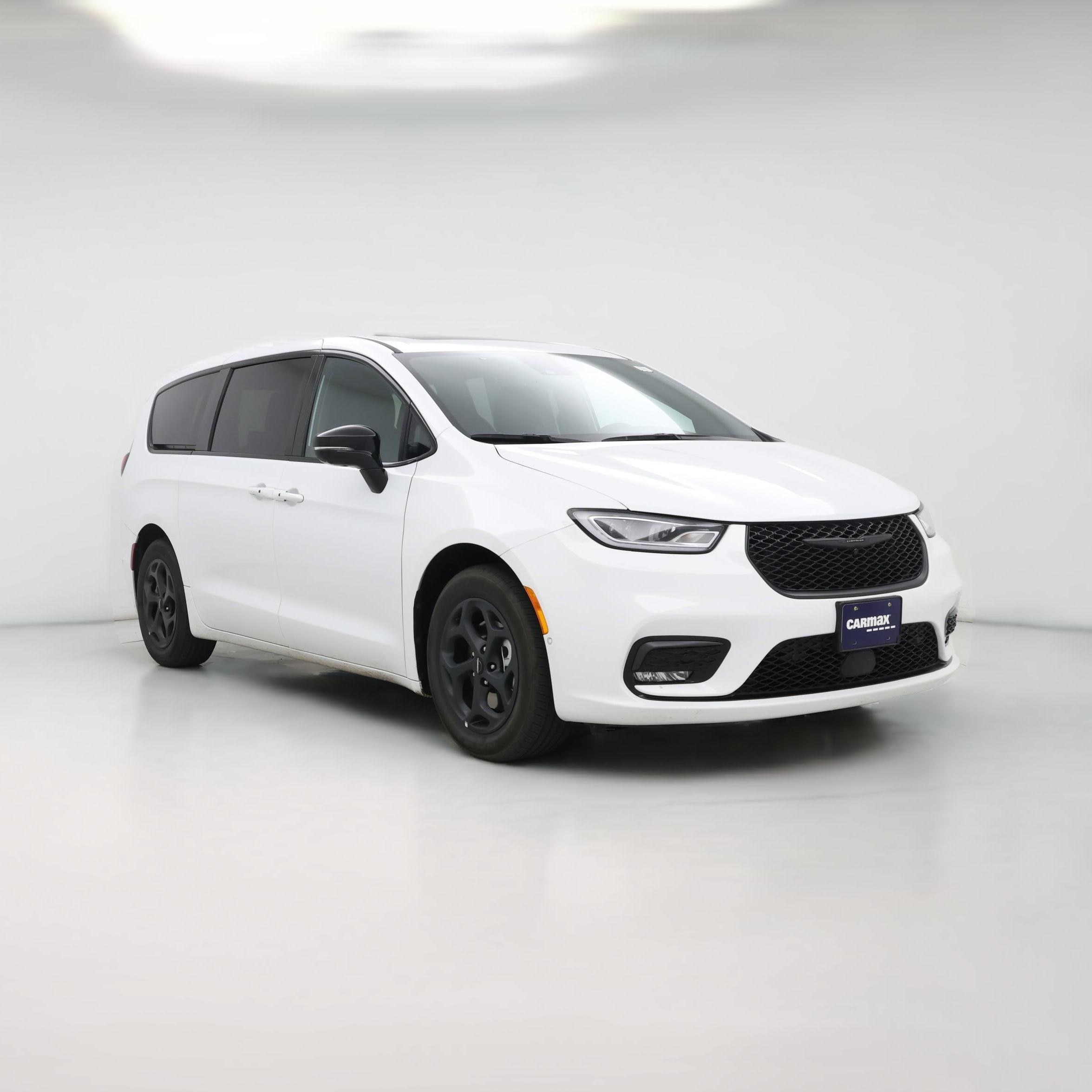 Thumbnail: 2023 Chrysler Pacifica - 1