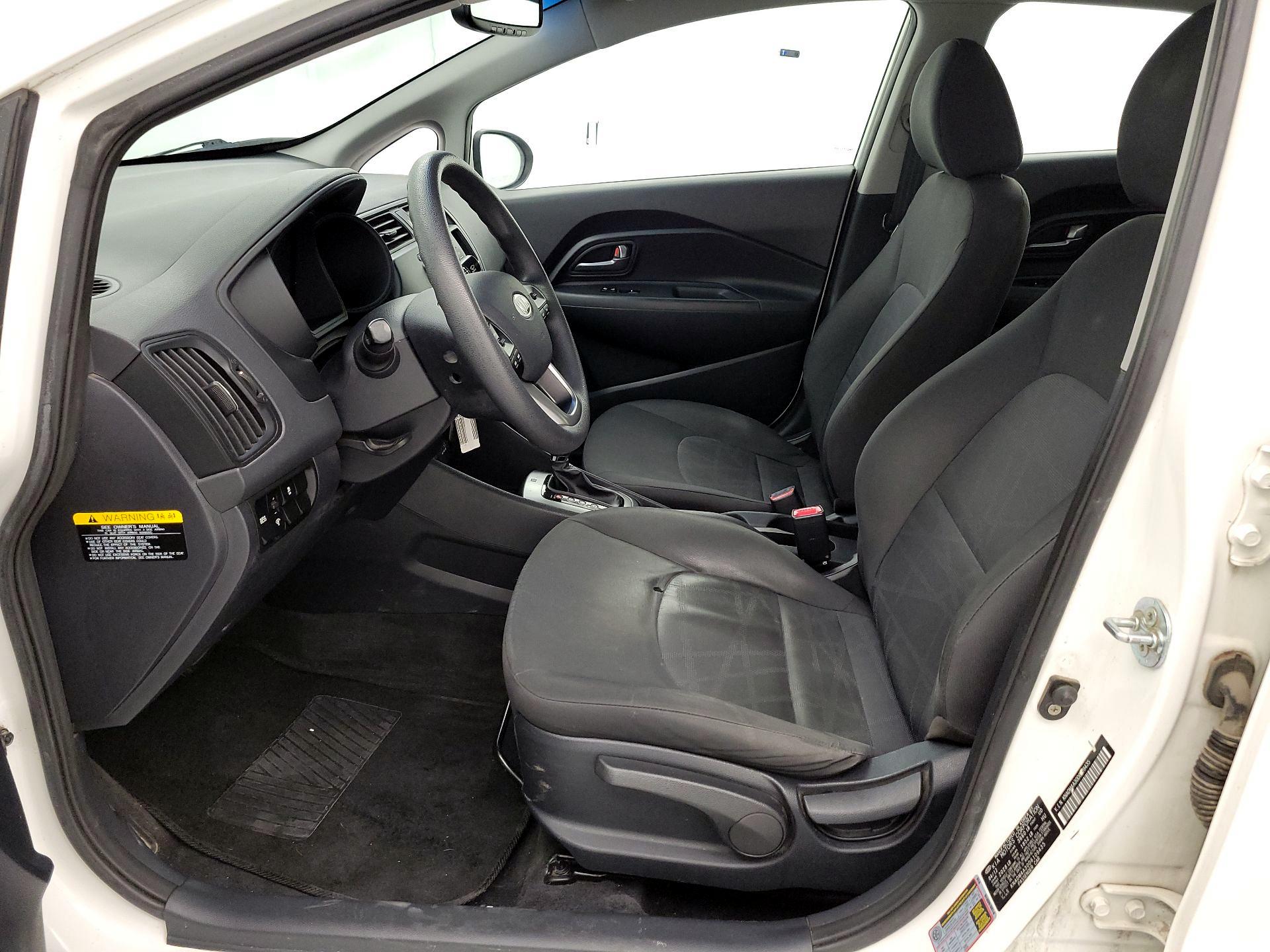 Thumbnail: 2013 Kia Rio - 11
