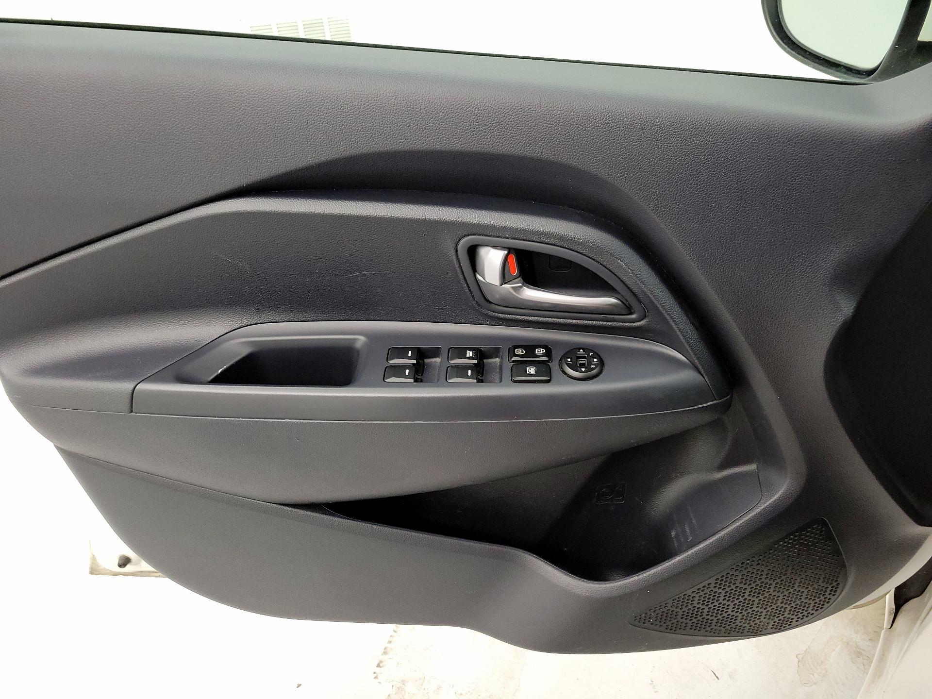 Thumbnail: 2013 Kia Rio - 12