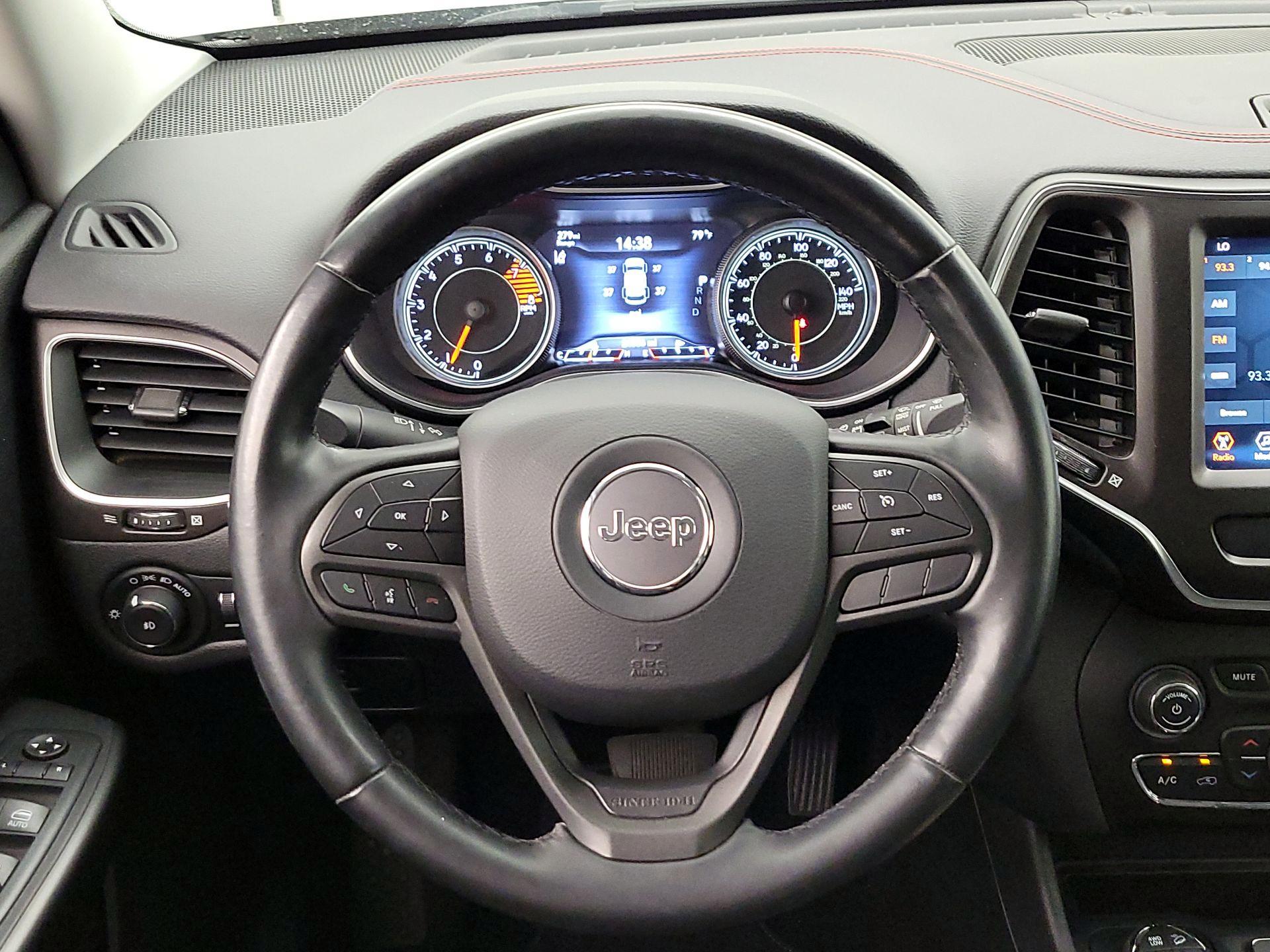 Thumbnail: 2021 Jeep Cherokee - 10