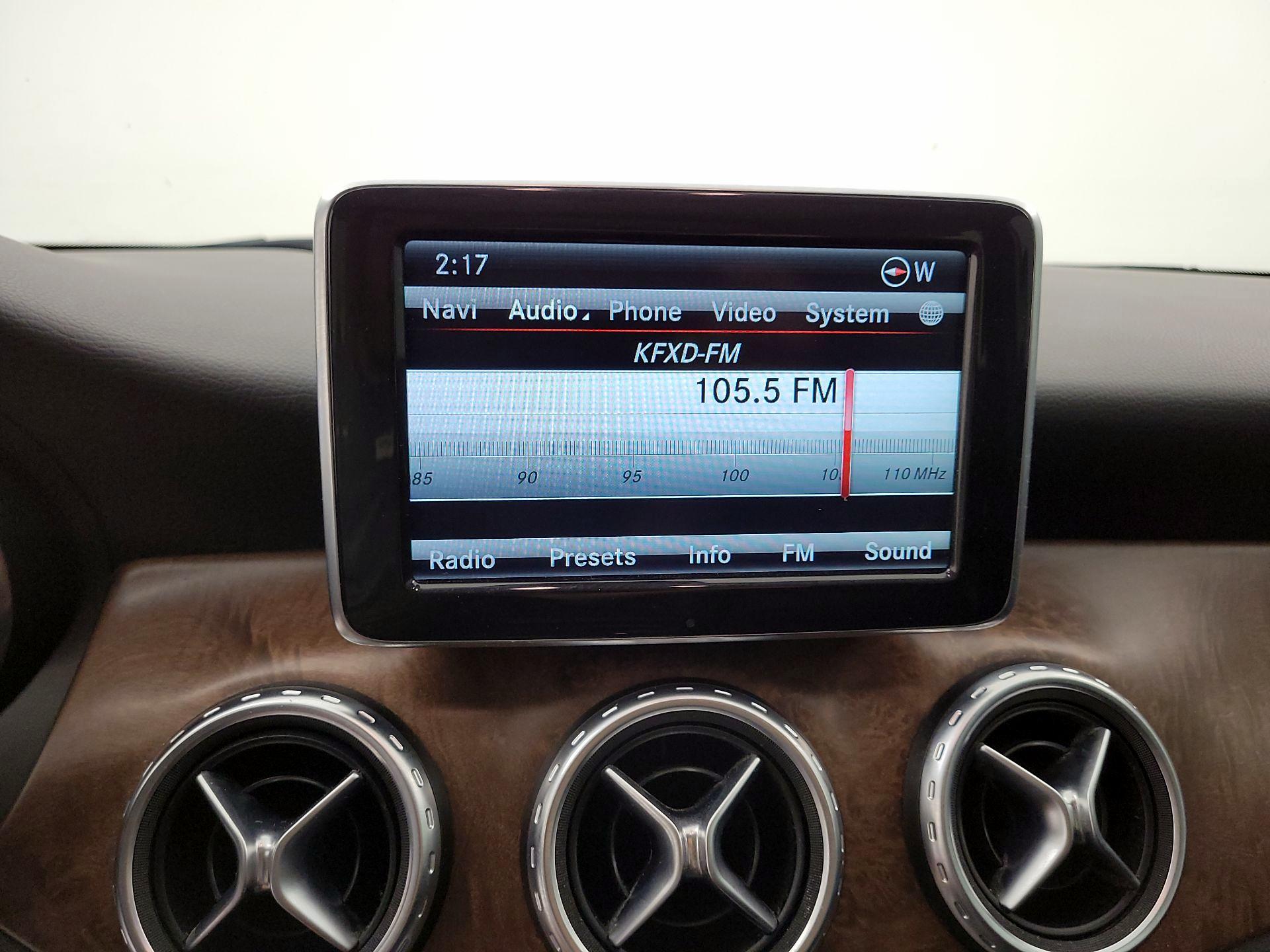 Thumbnail: 2015 Mercedes-Benz GLA - 16