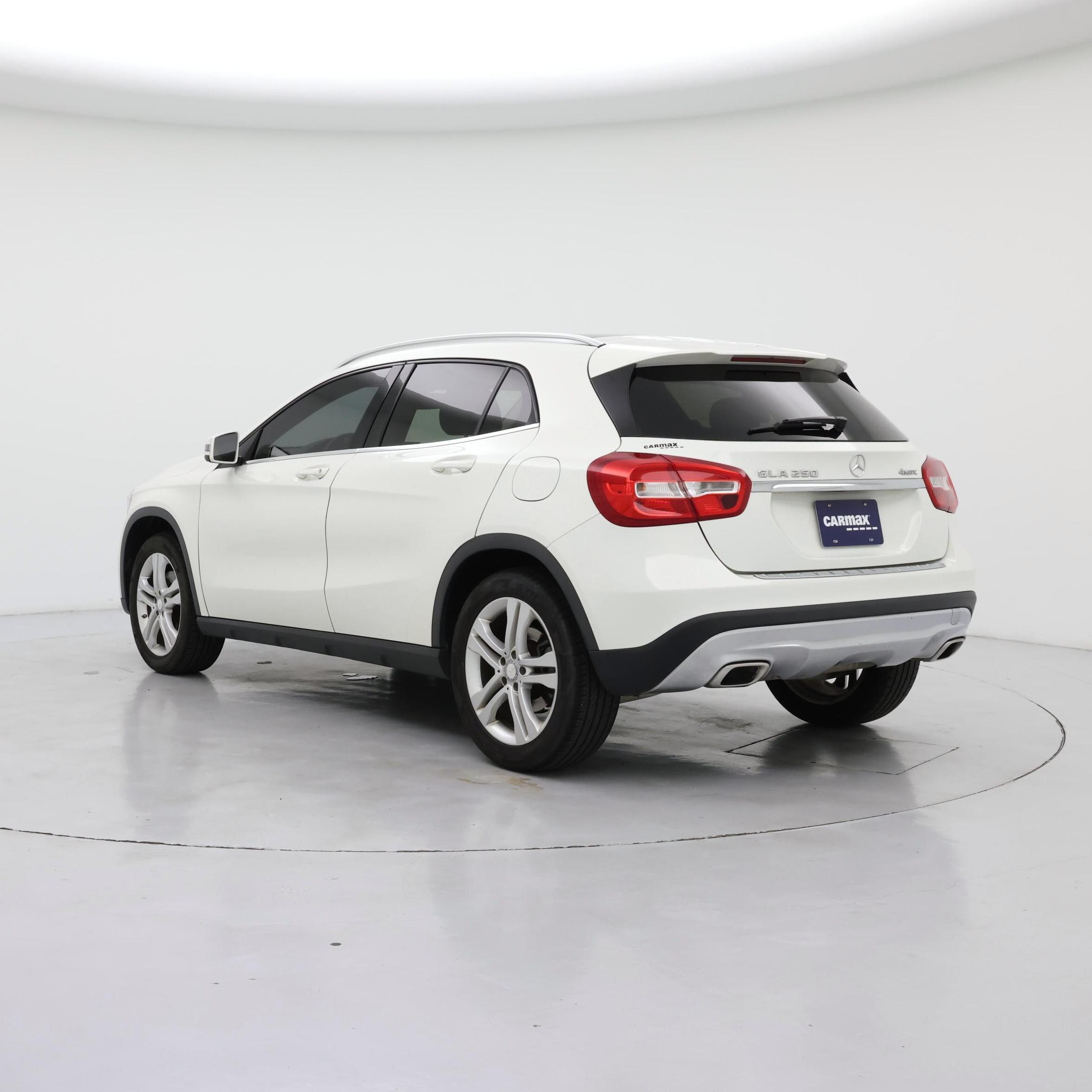 Thumbnail: 2015 Mercedes-Benz GLA - 2