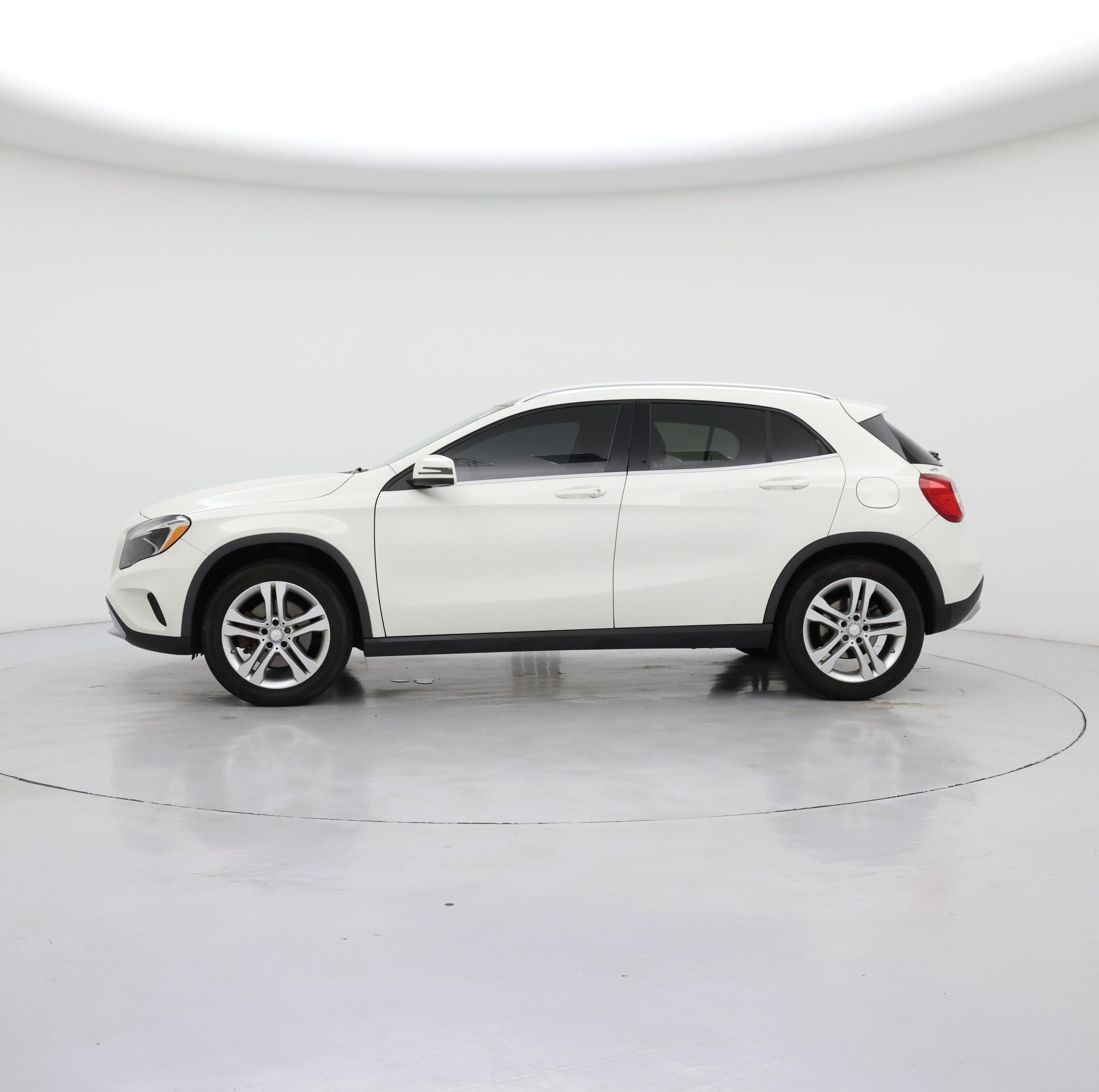 Thumbnail: 2015 Mercedes-Benz GLA - 3