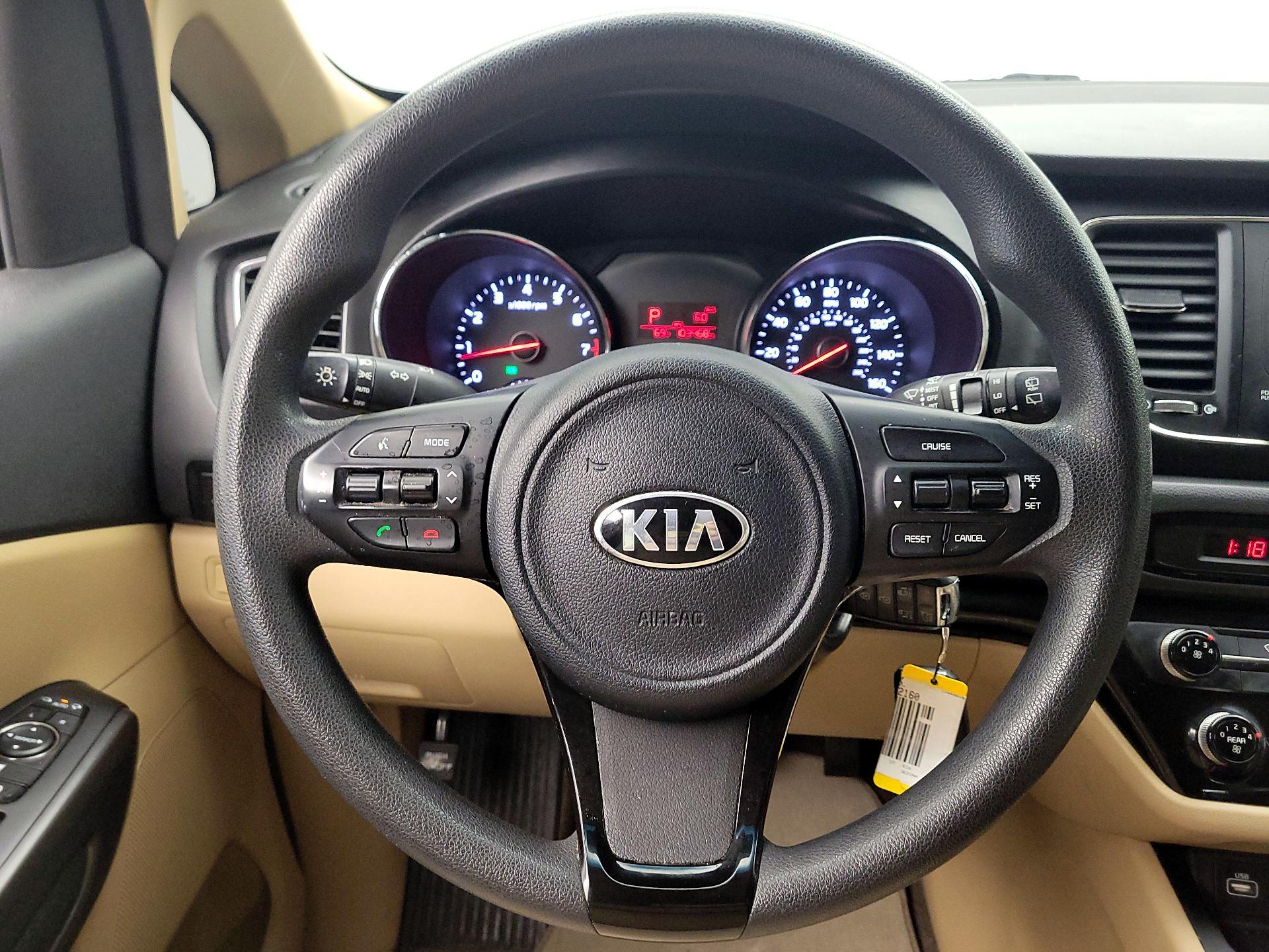 Thumbnail: 2017 Kia Sedona - 10