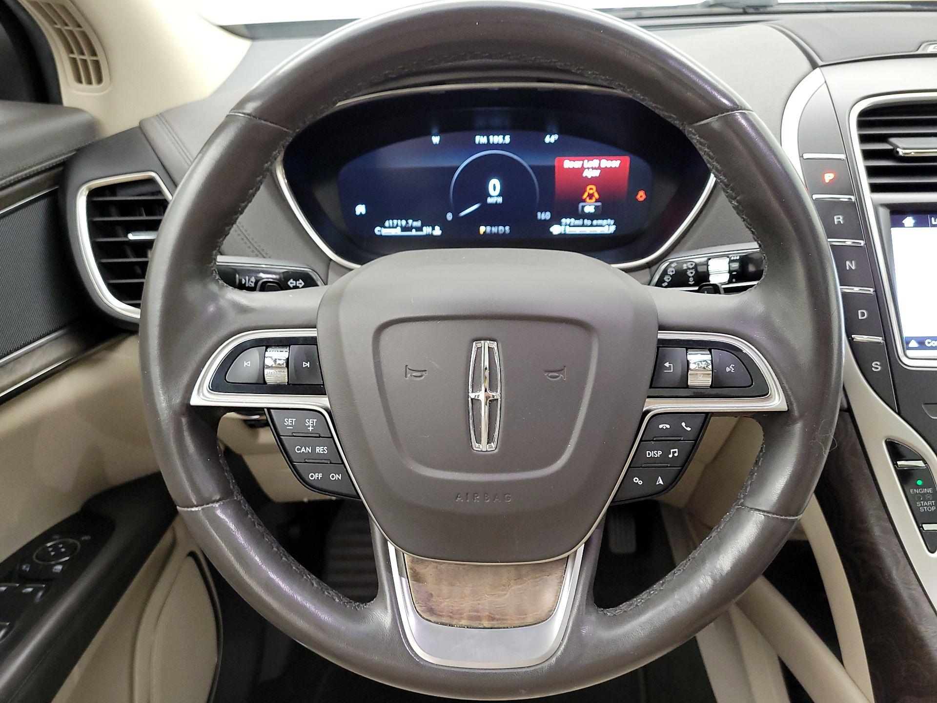 Thumbnail: 2019 Lincoln Nautilus - 10