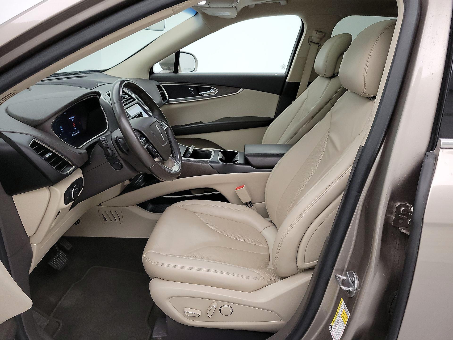 Thumbnail: 2019 Lincoln Nautilus - 11