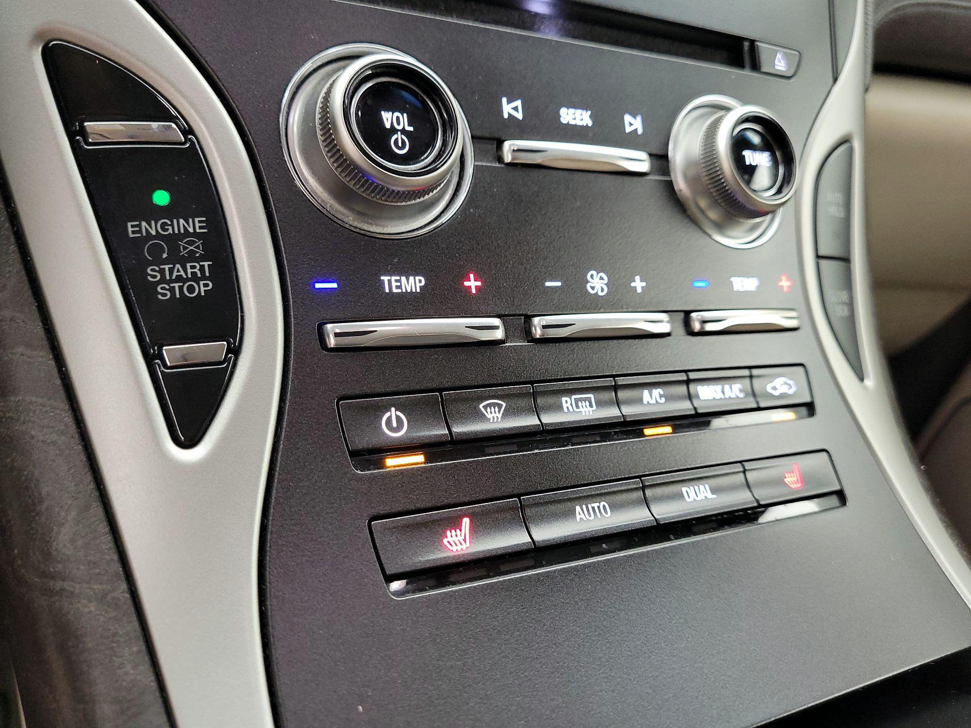 Thumbnail: 2019 Lincoln Nautilus - 17