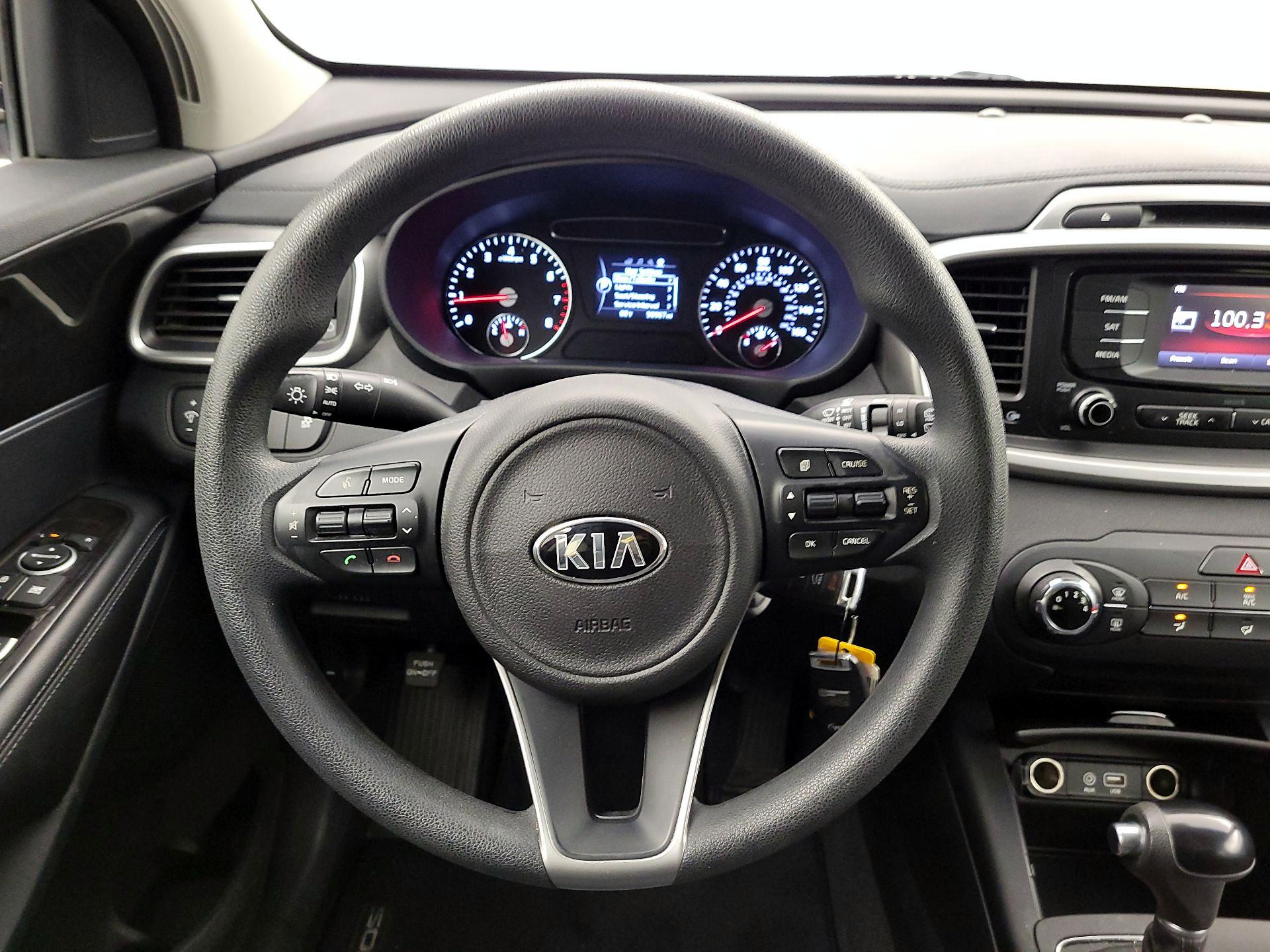 Thumbnail: 2016 Kia Sorento - 10