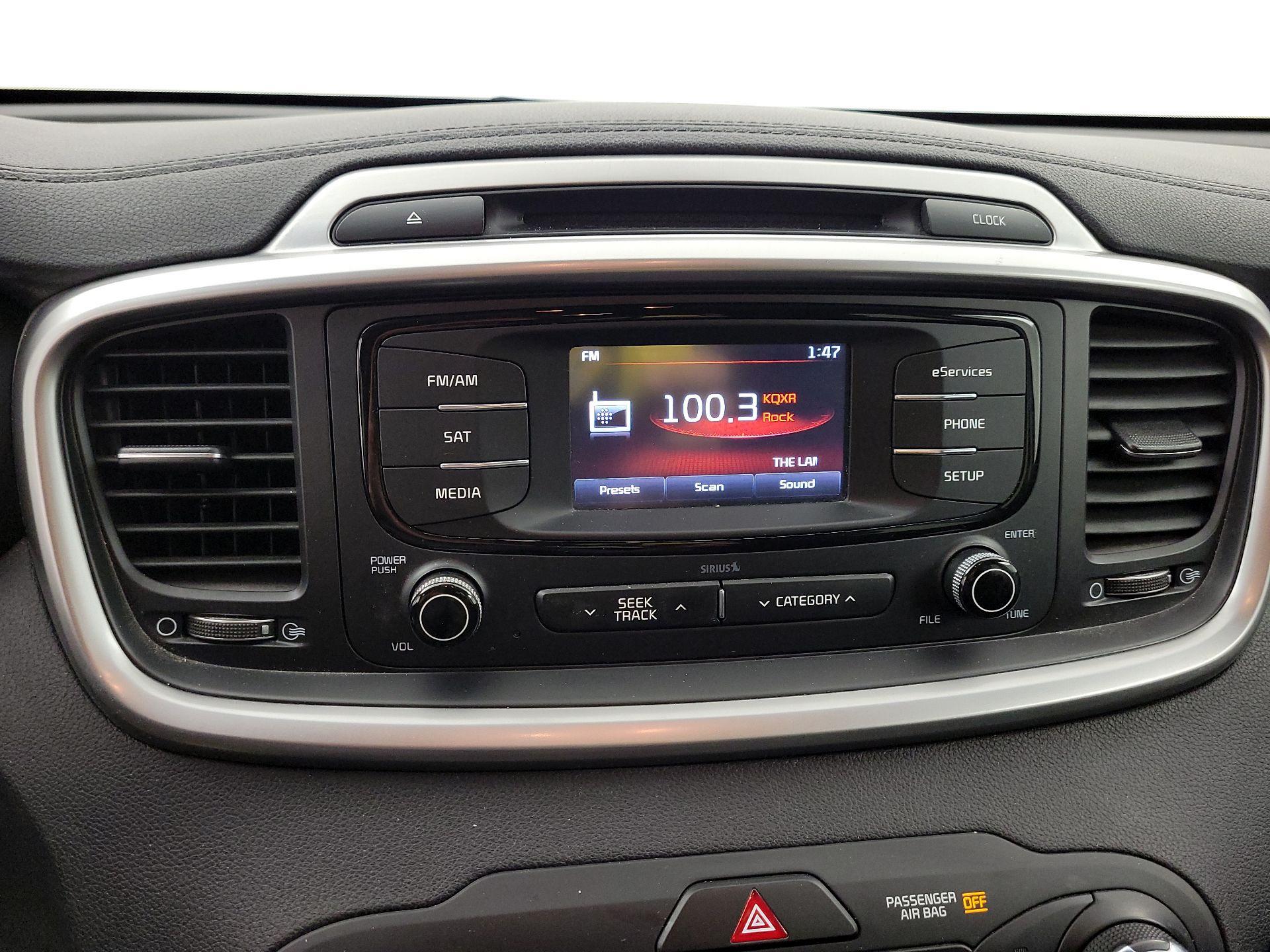 Thumbnail: 2016 Kia Sorento - 14