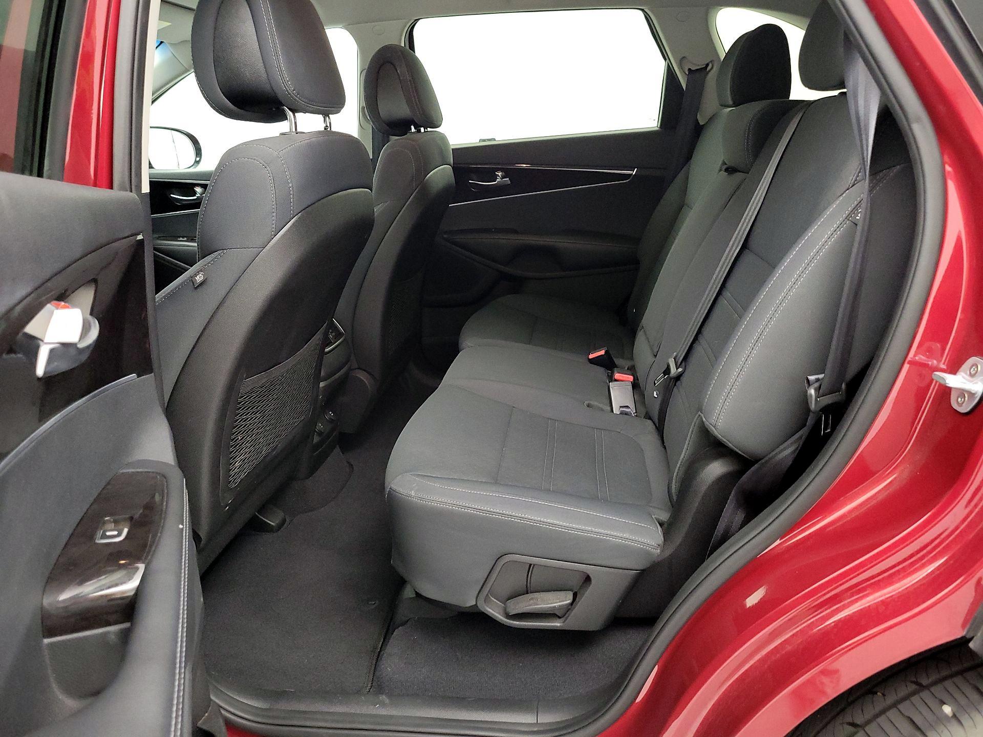 Thumbnail: 2016 Kia Sorento - 18