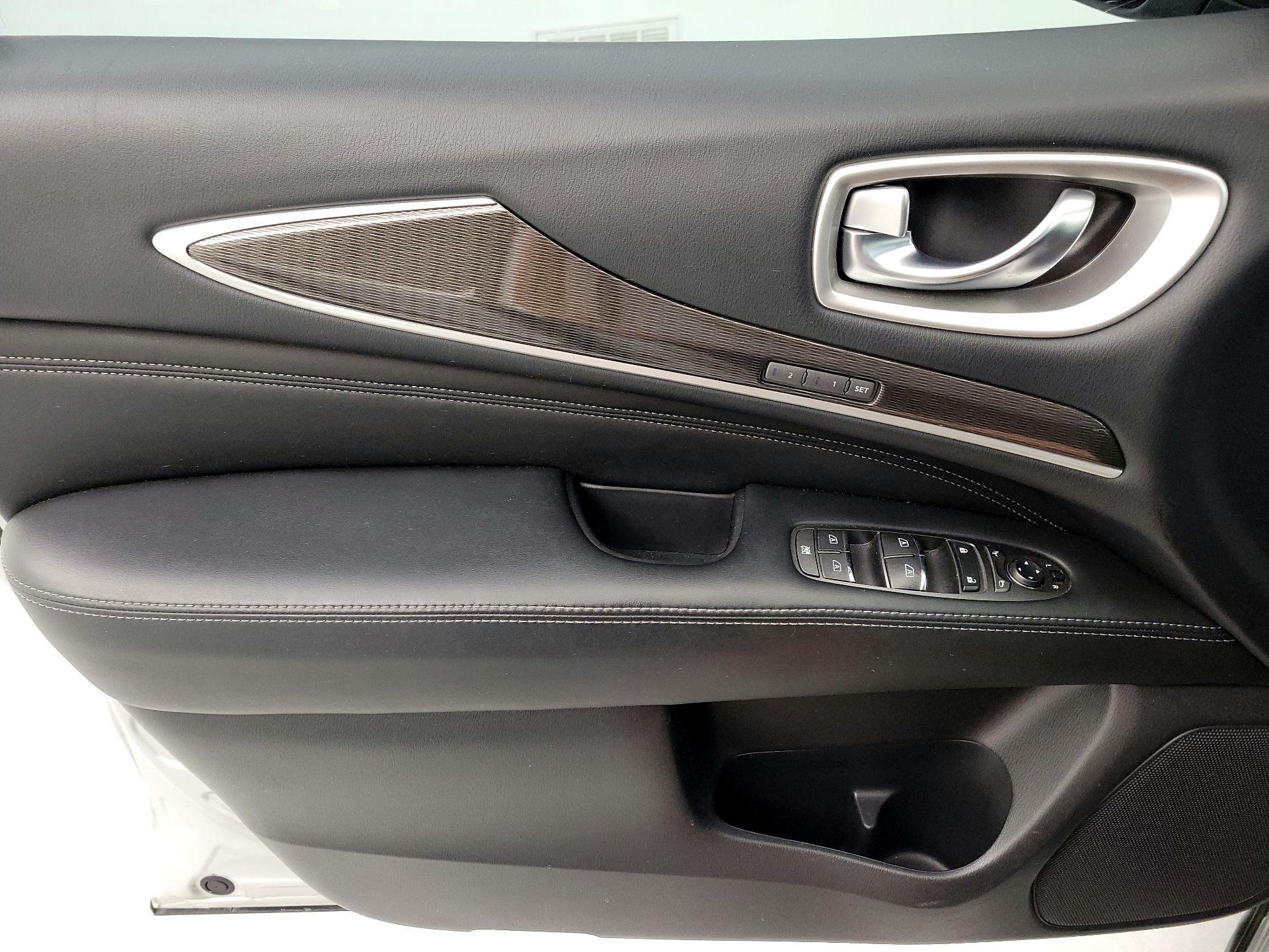 Thumbnail: 2016 INFINITI QX60 - 12