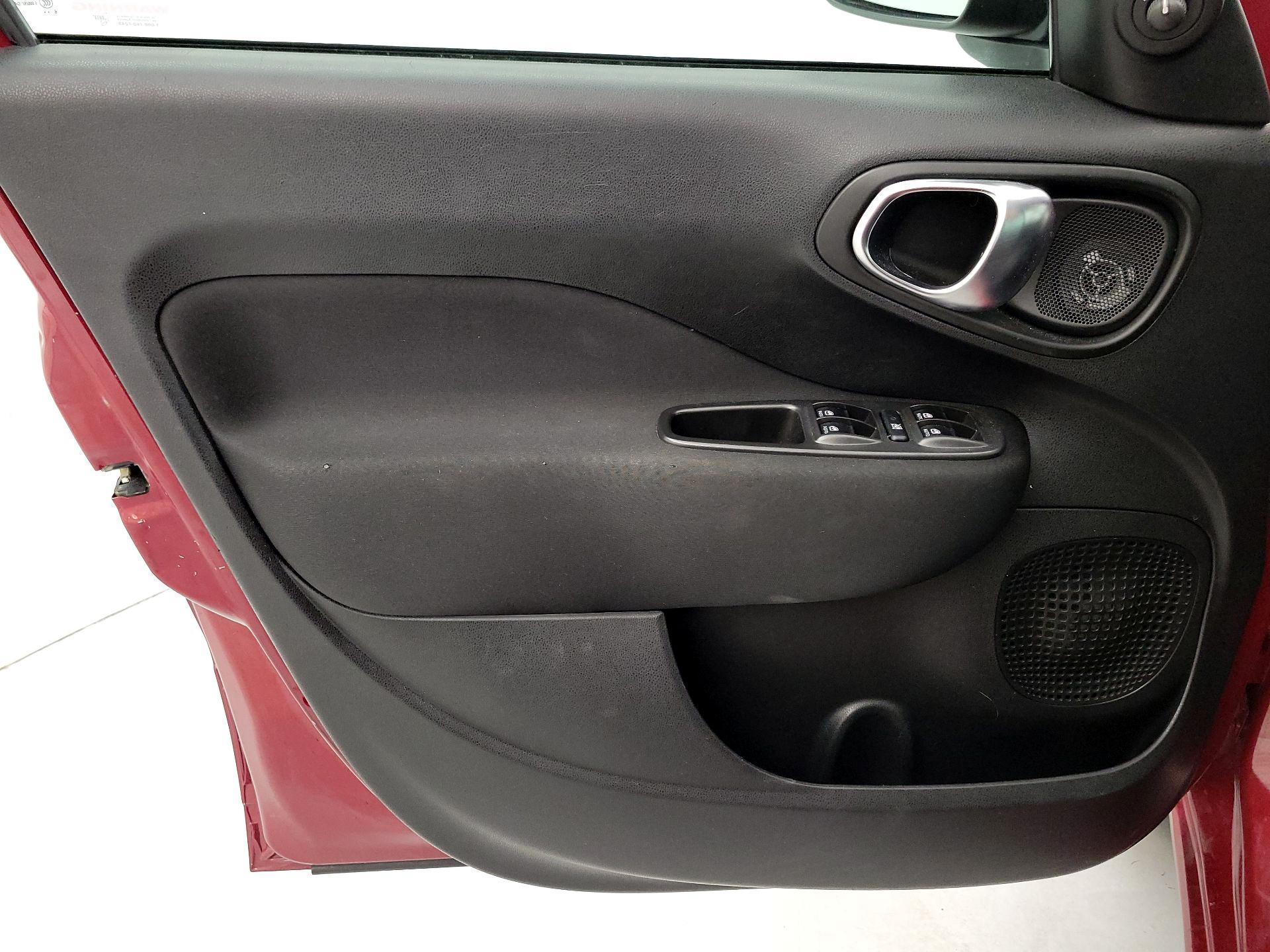 Thumbnail: 2017 Fiat 500L - 12