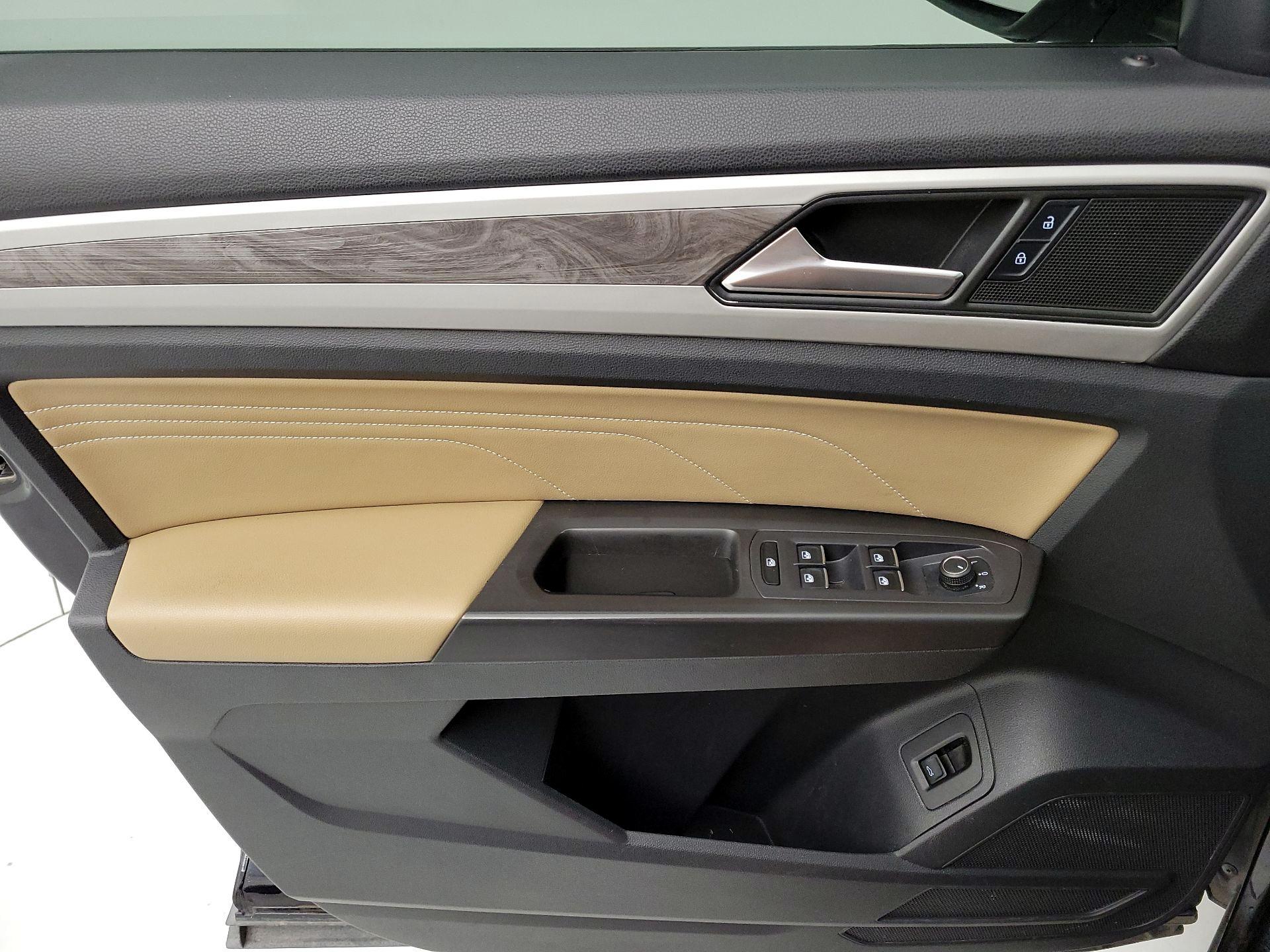 Thumbnail: 2022 Volkswagen Atlas - 12