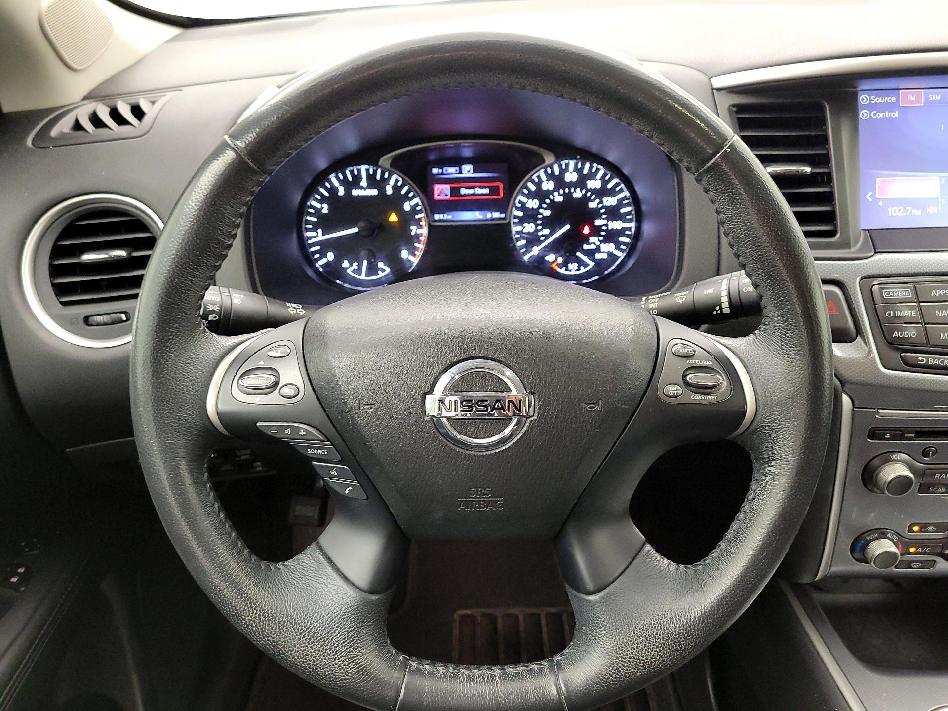Thumbnail: 2017 Nissan Pathfinder - 10
