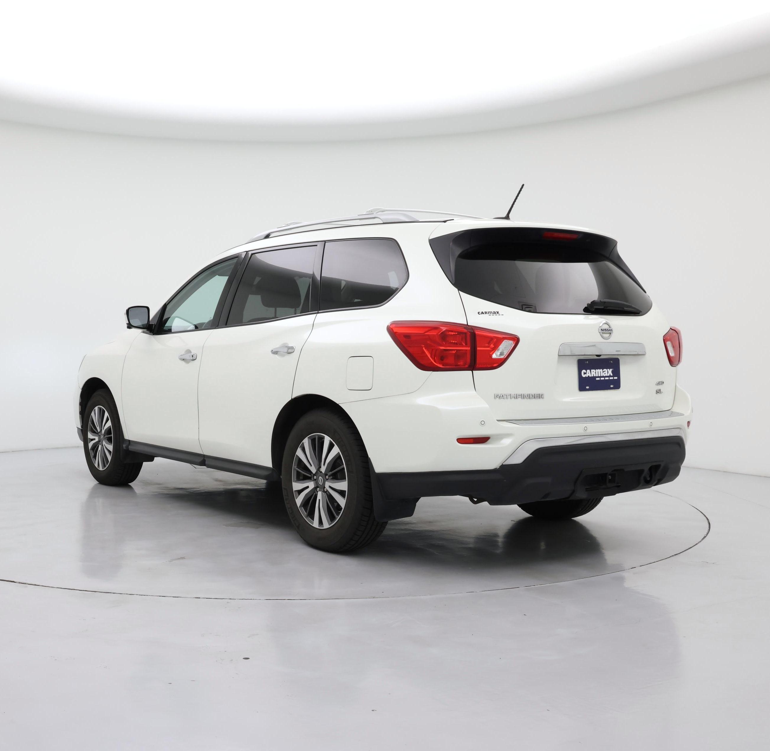 Thumbnail: 2017 Nissan Pathfinder - 2