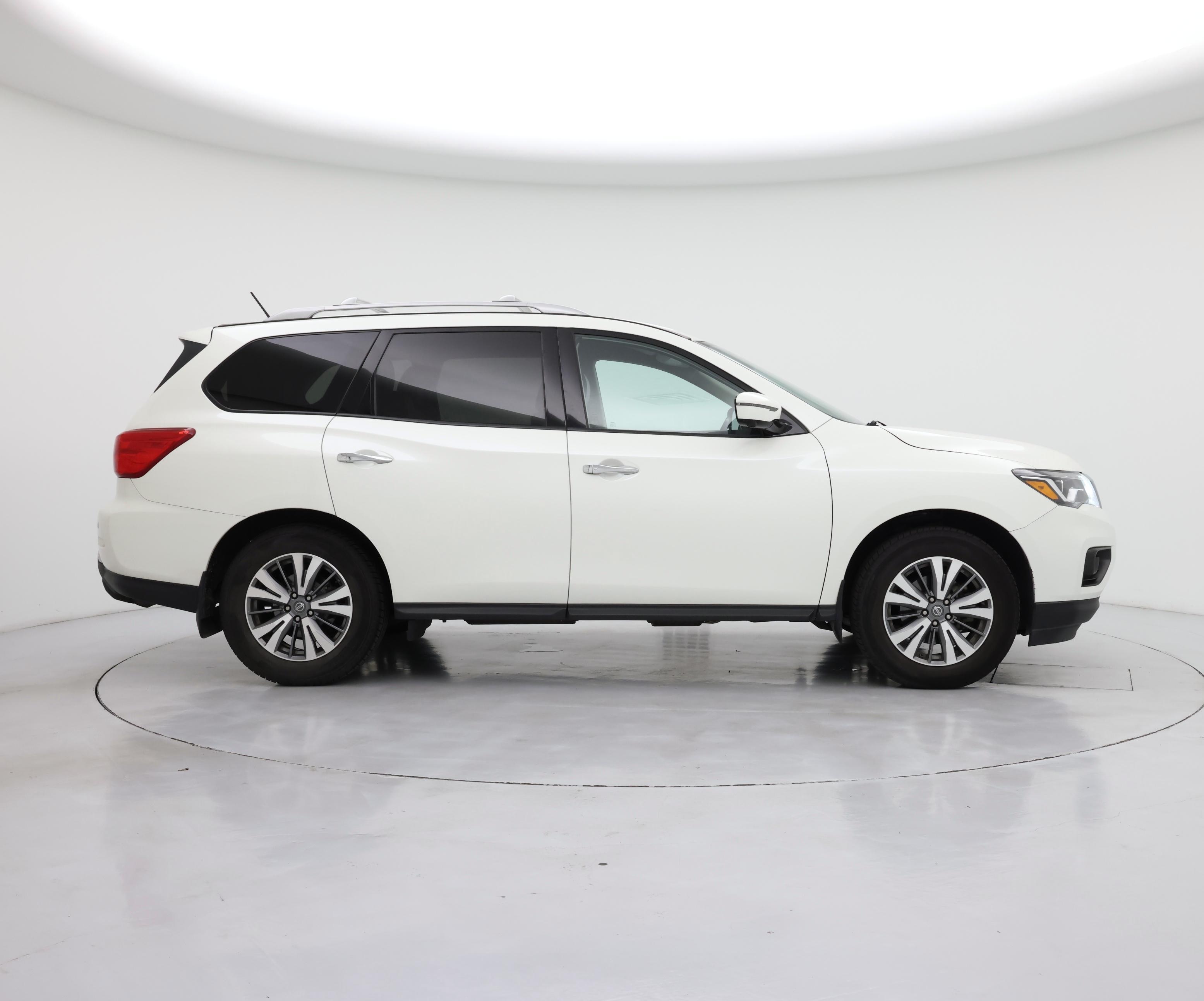 Thumbnail: 2017 Nissan Pathfinder - 7