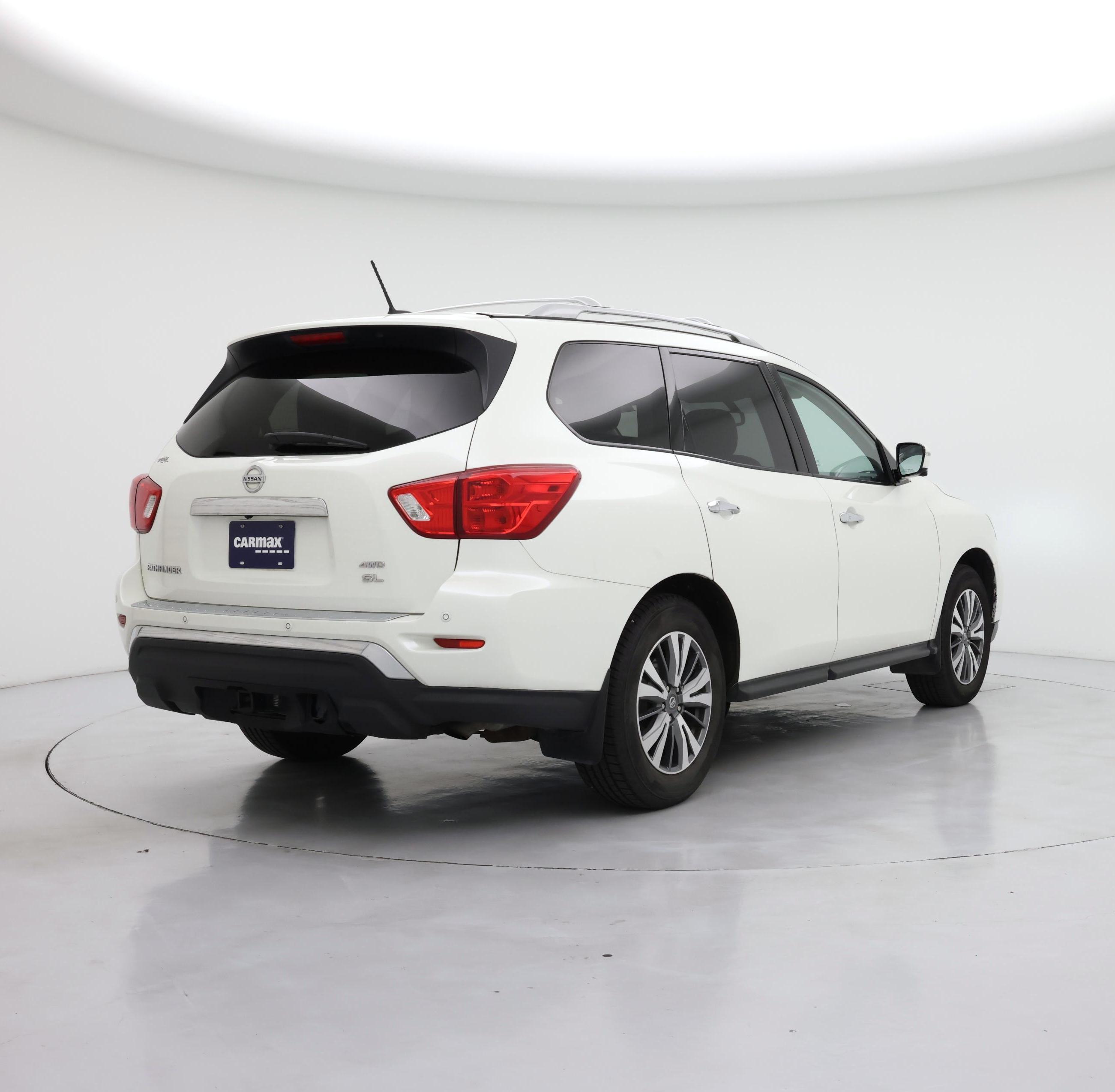 Thumbnail: 2017 Nissan Pathfinder - 8
