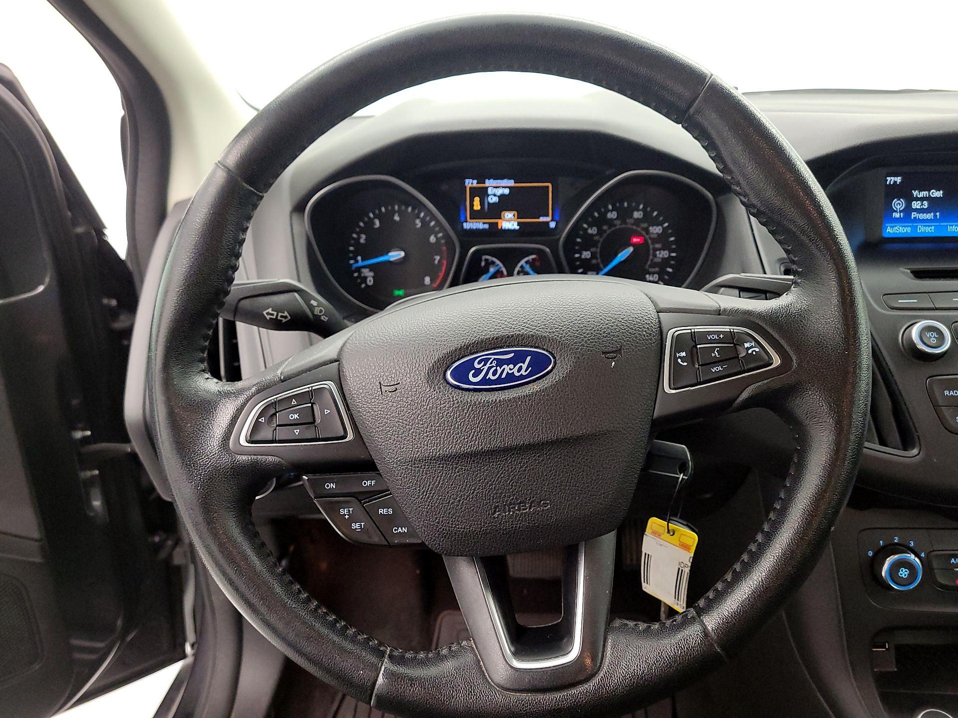 Thumbnail: 2016 Ford Focus - 10
