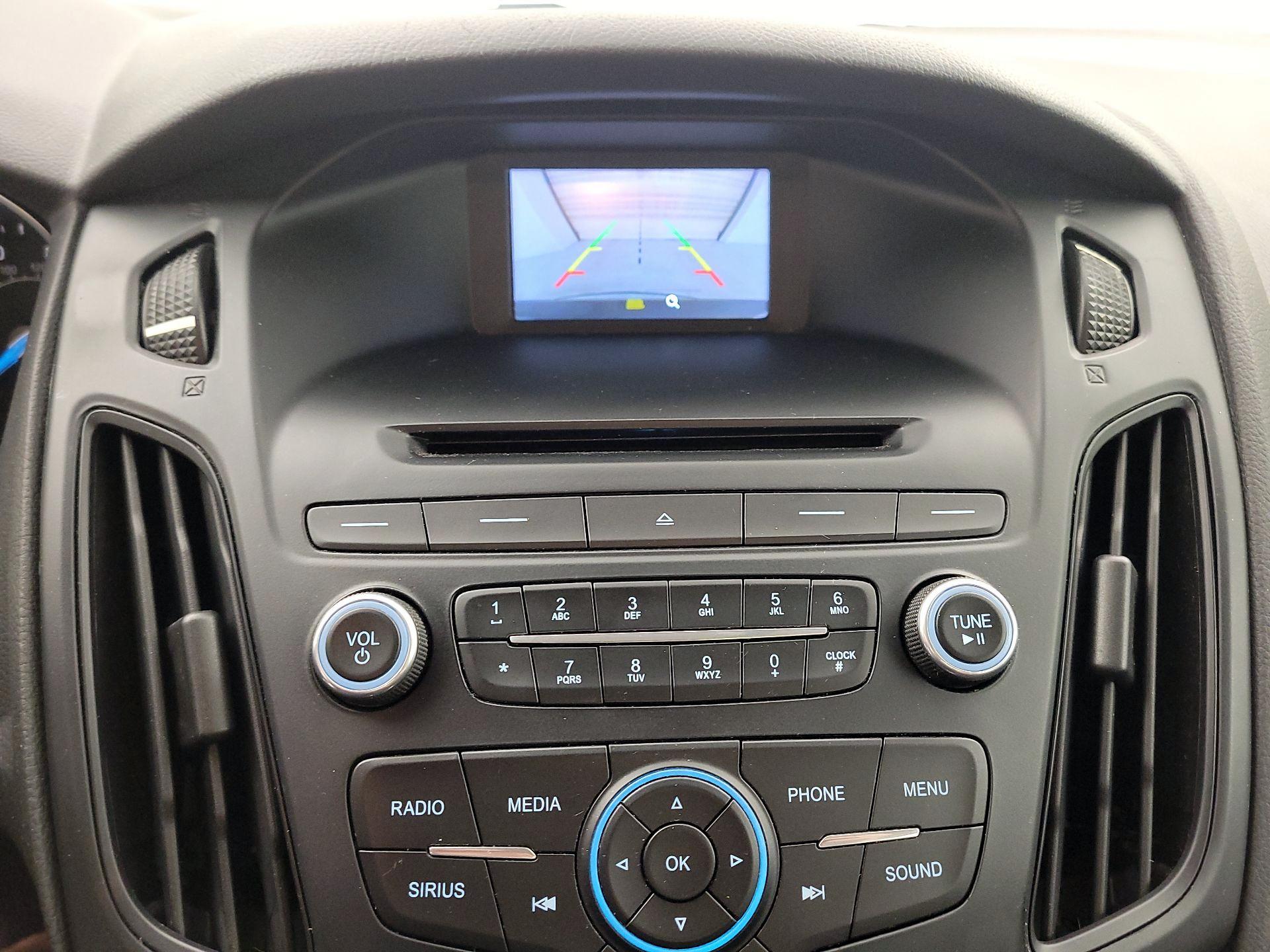 Thumbnail: 2016 Ford Focus - 14