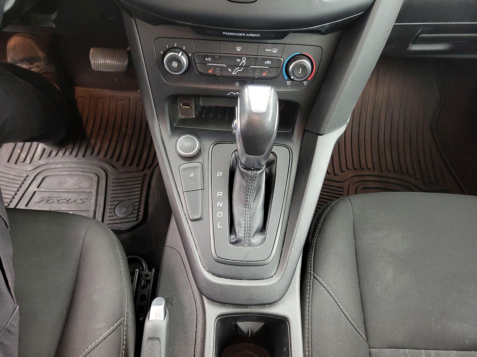 Thumbnail: 2016 Ford Focus - 17