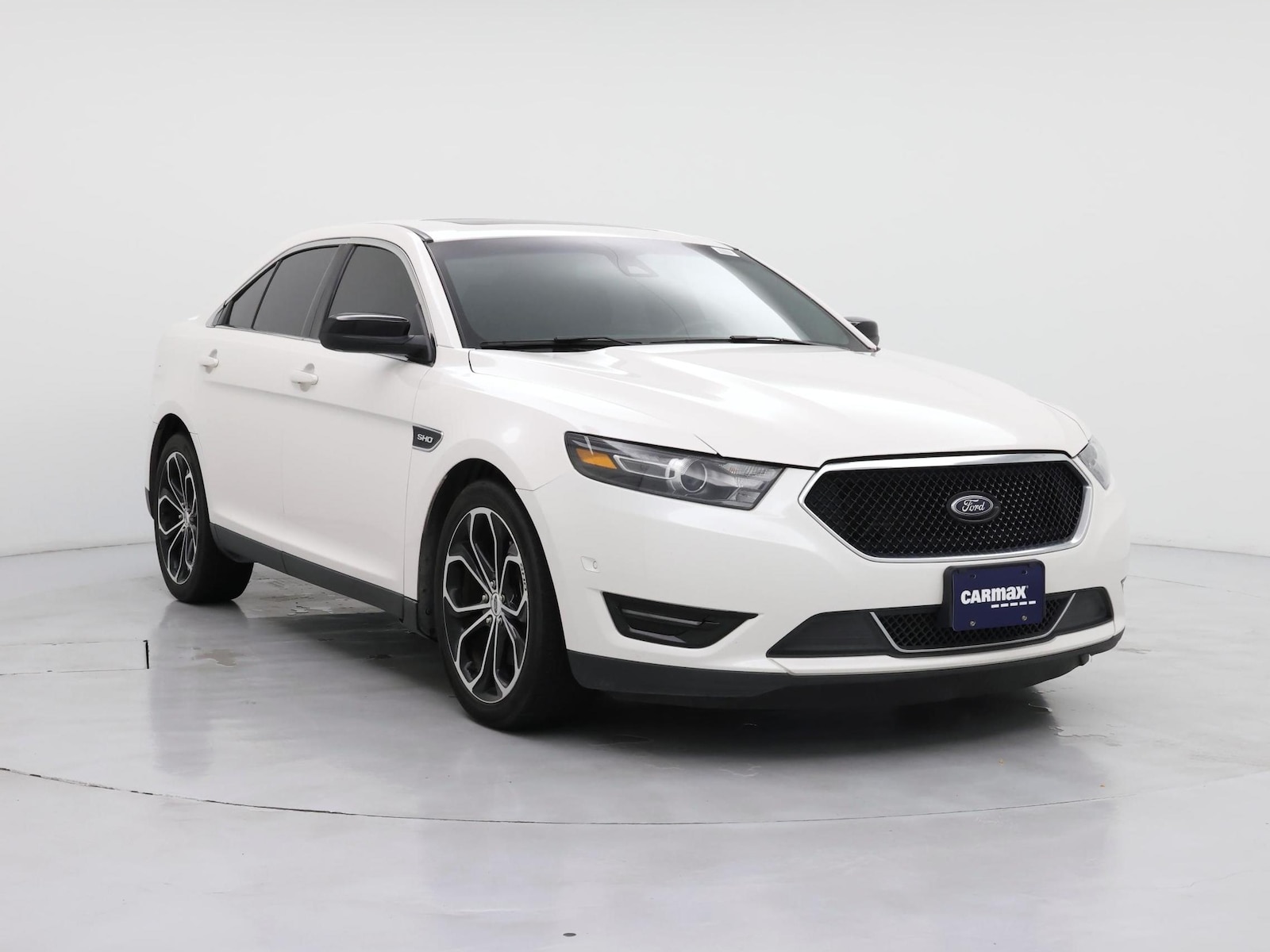 Image of 2017 Ford Taurus SHO
