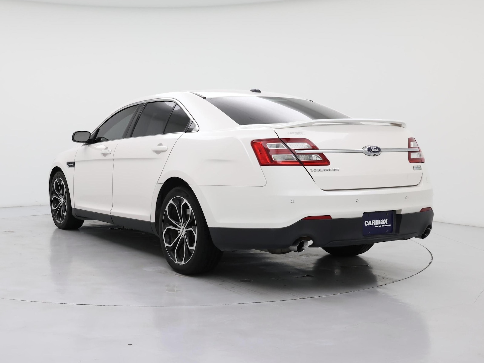 Image of 2017 Ford Taurus SHO