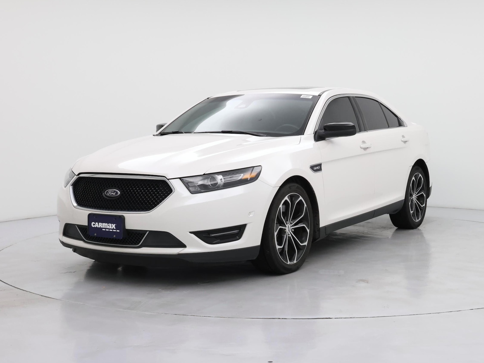 Image of 2017 Ford Taurus SHO