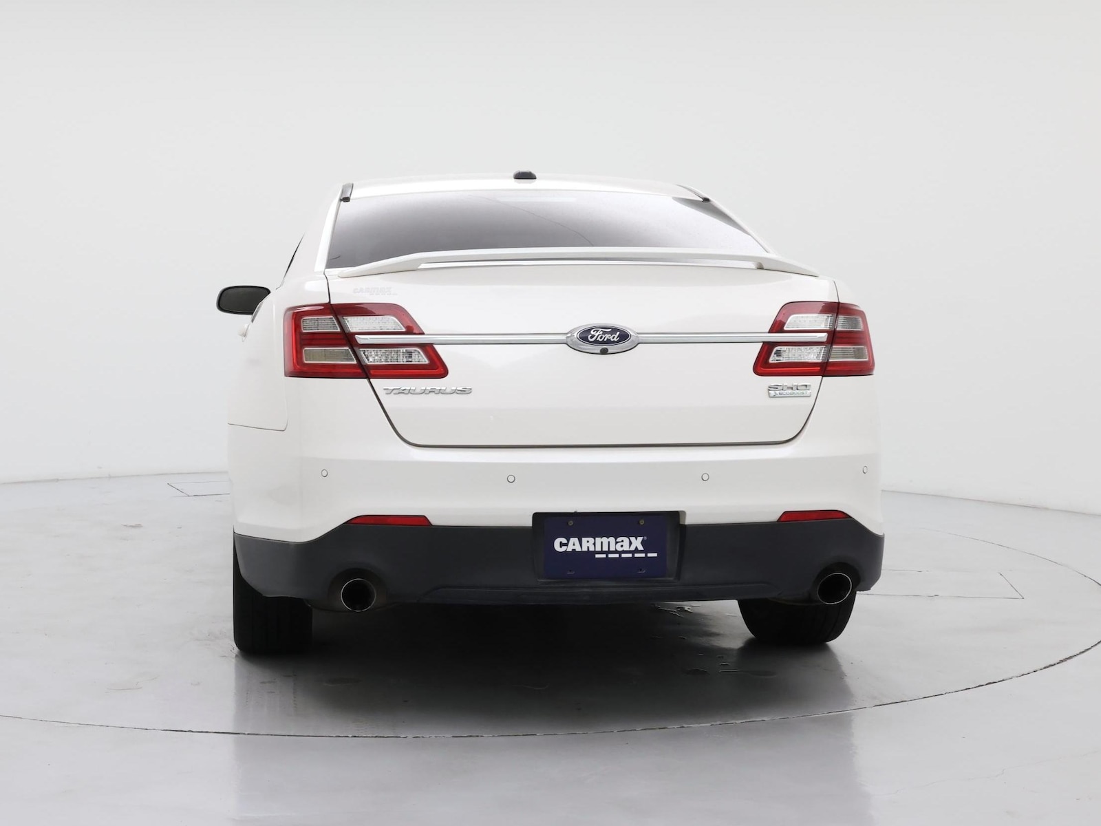 Image of 2017 Ford Taurus SHO