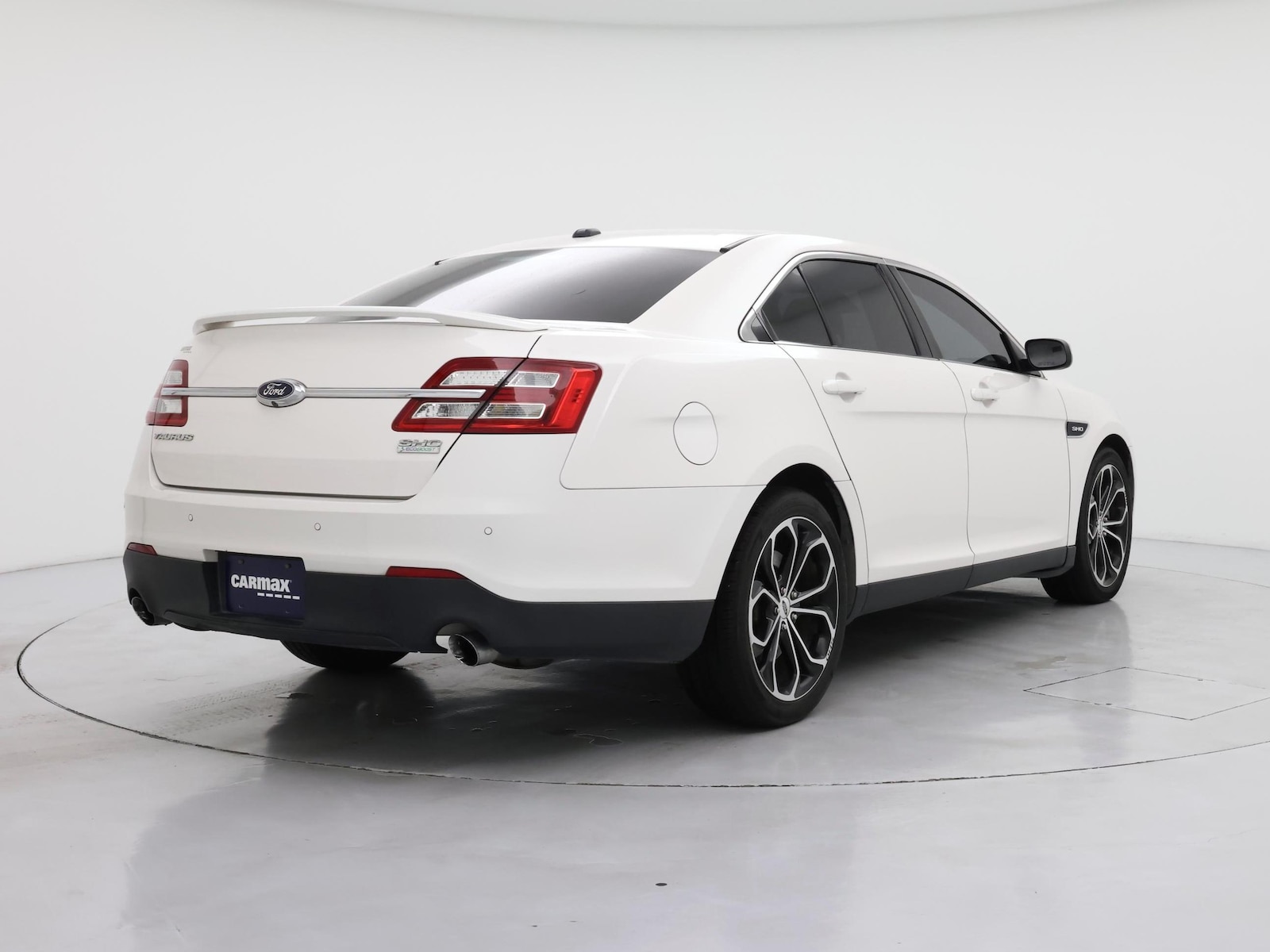 Image of 2017 Ford Taurus SHO