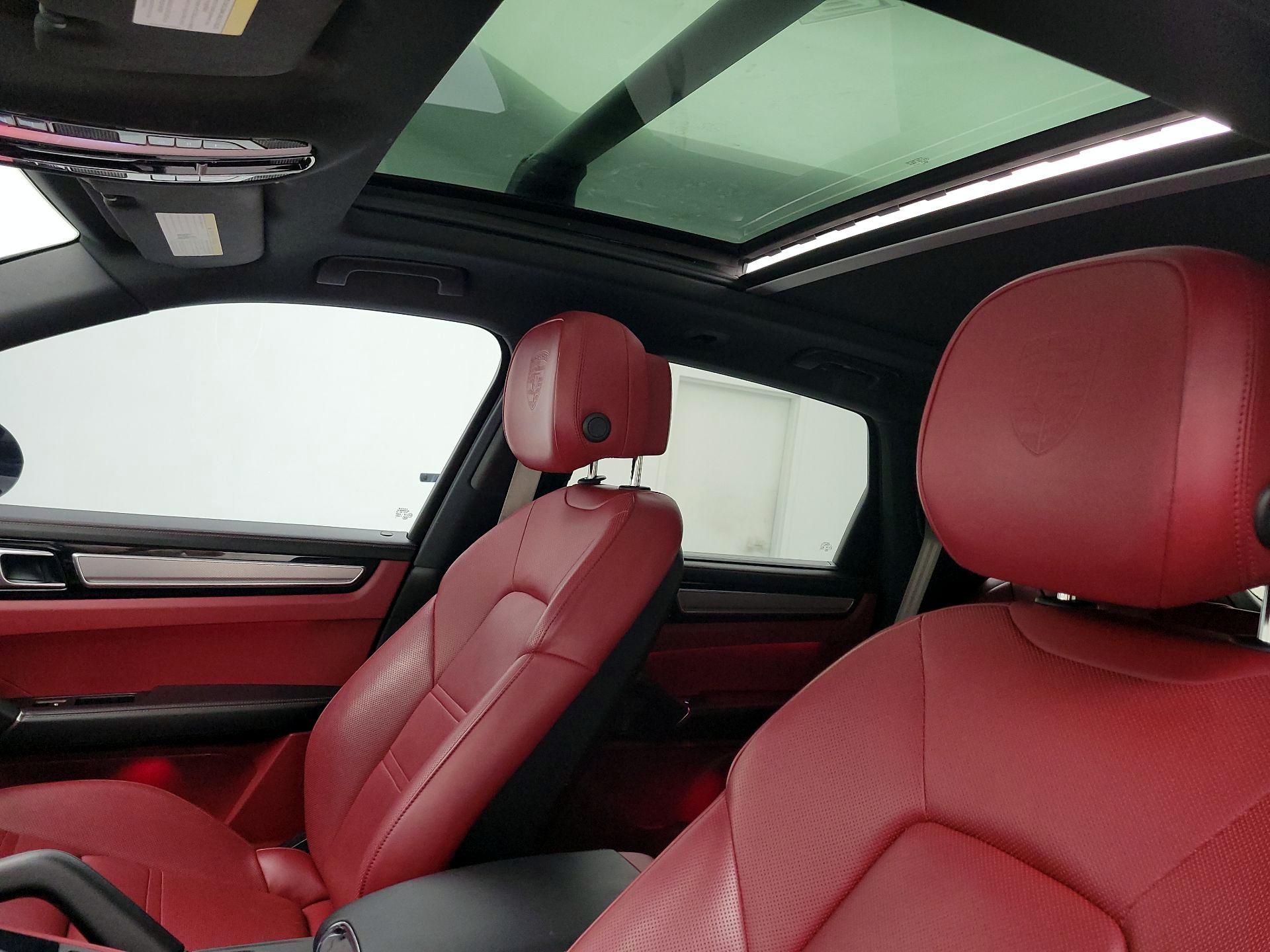 Thumbnail: 2022 Porsche Cayenne - 20