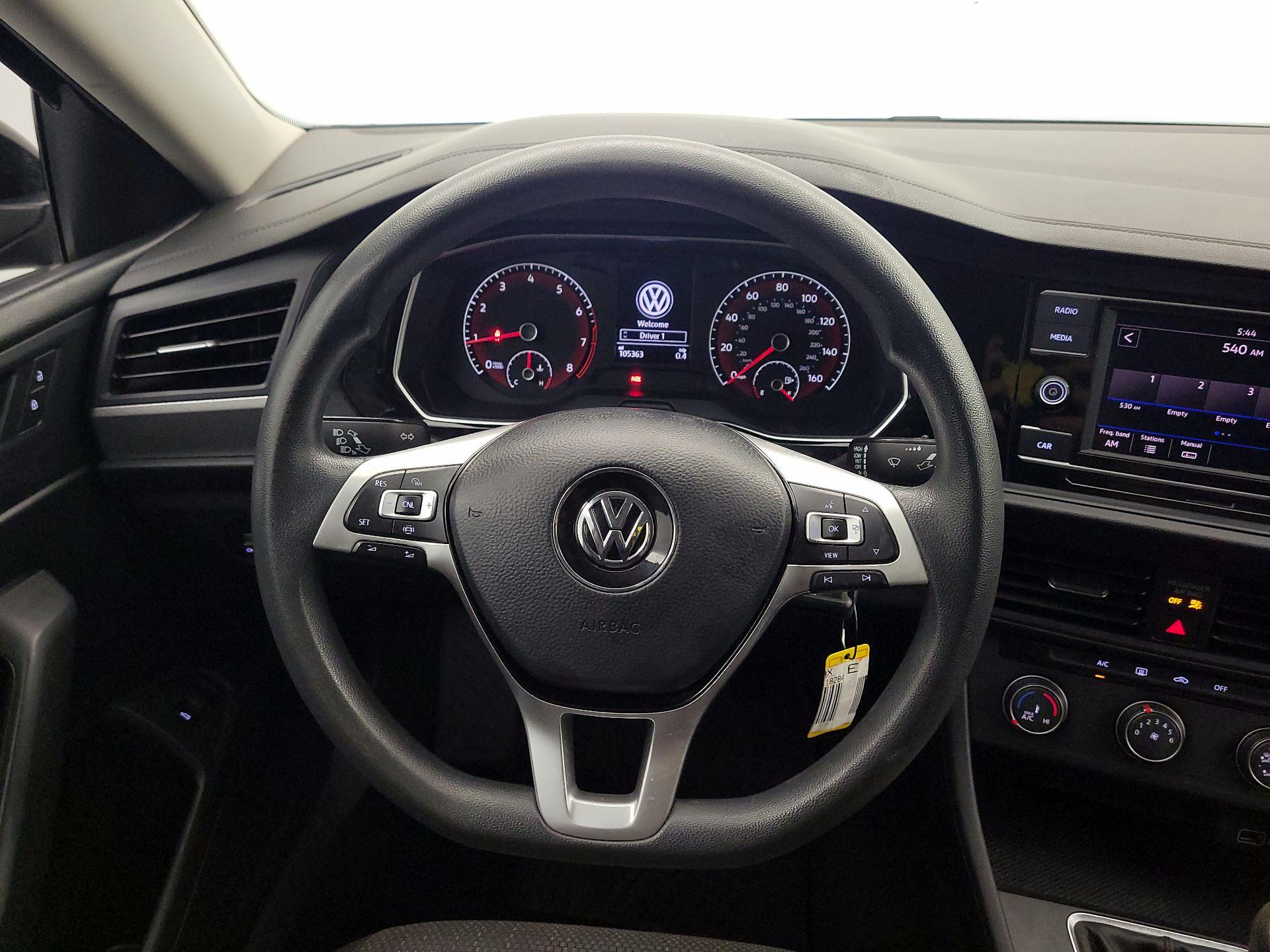 Thumbnail: 2019 Volkswagen Jetta - 10