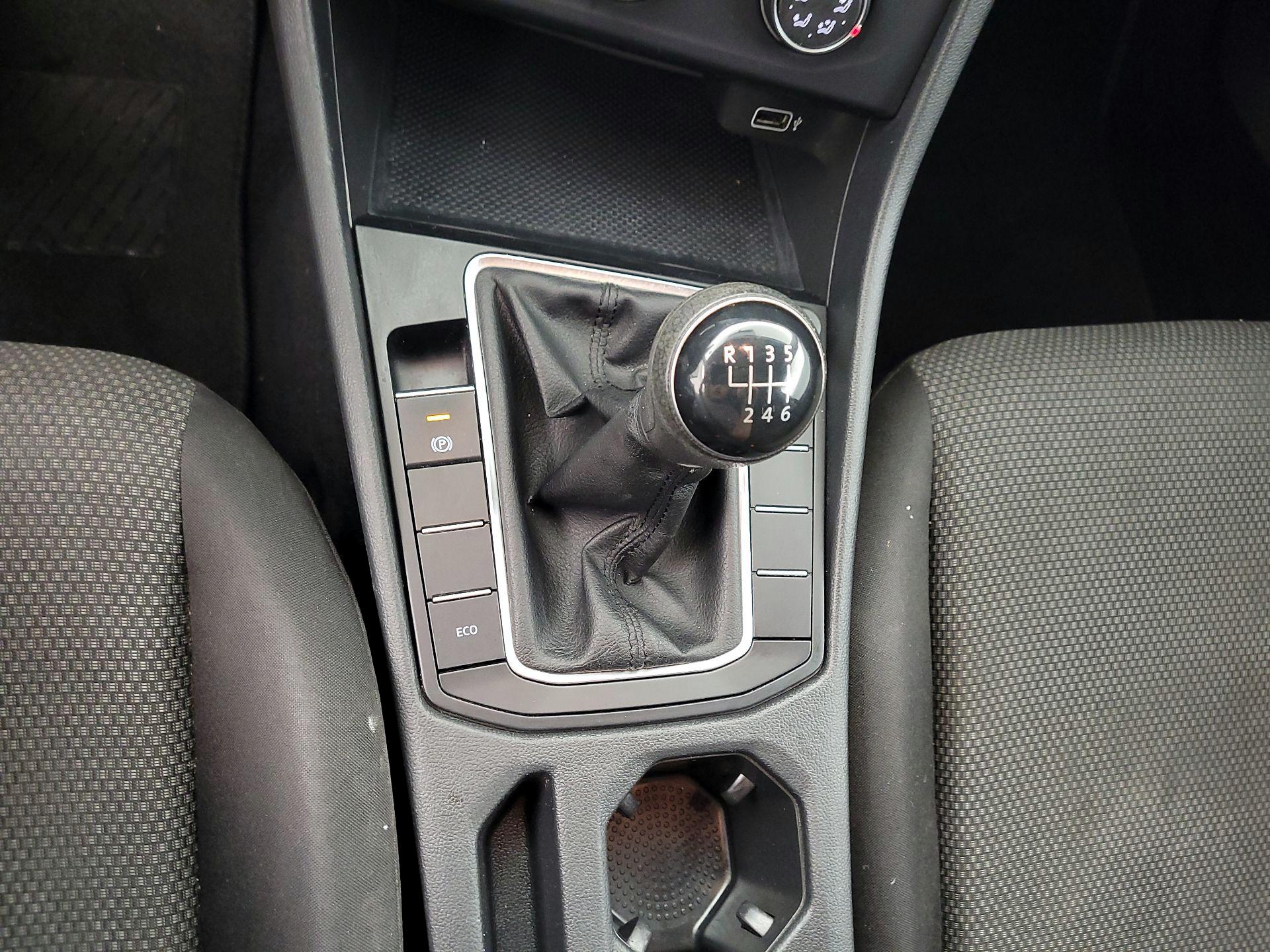 Thumbnail: 2019 Volkswagen Jetta - 16