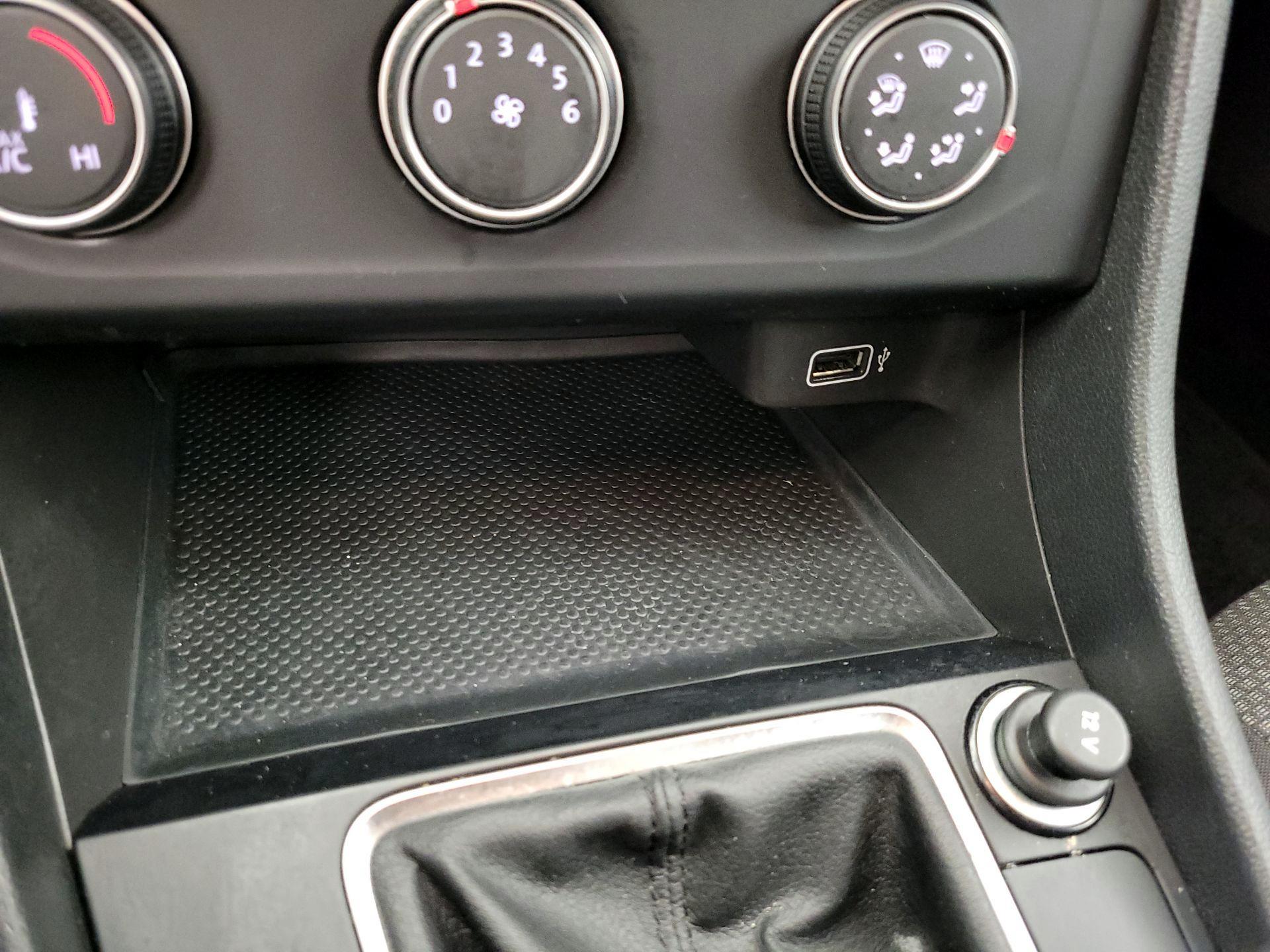 Thumbnail: 2019 Volkswagen Jetta - 17