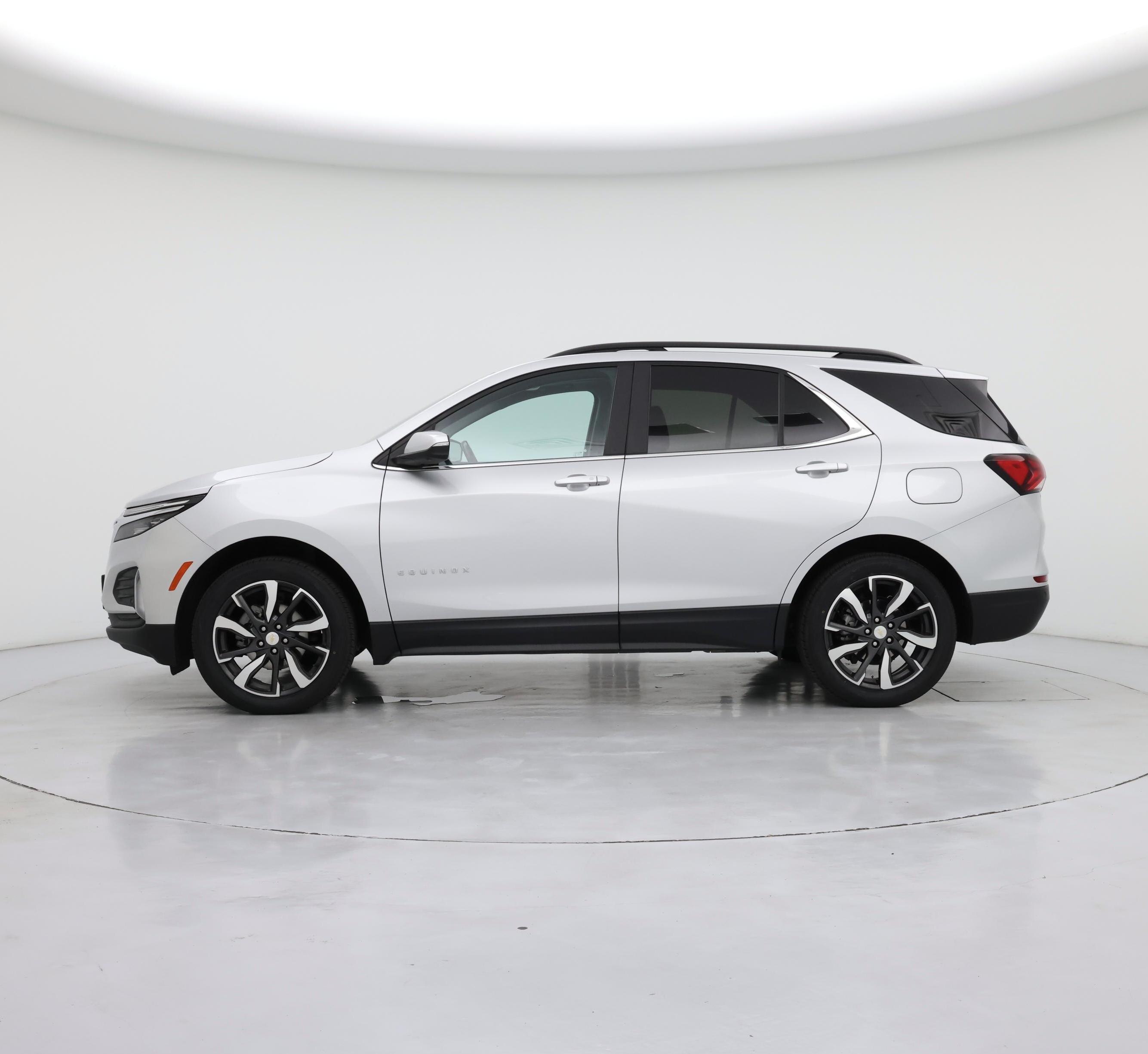 Thumbnail: 2022 Chevrolet Equinox - 3