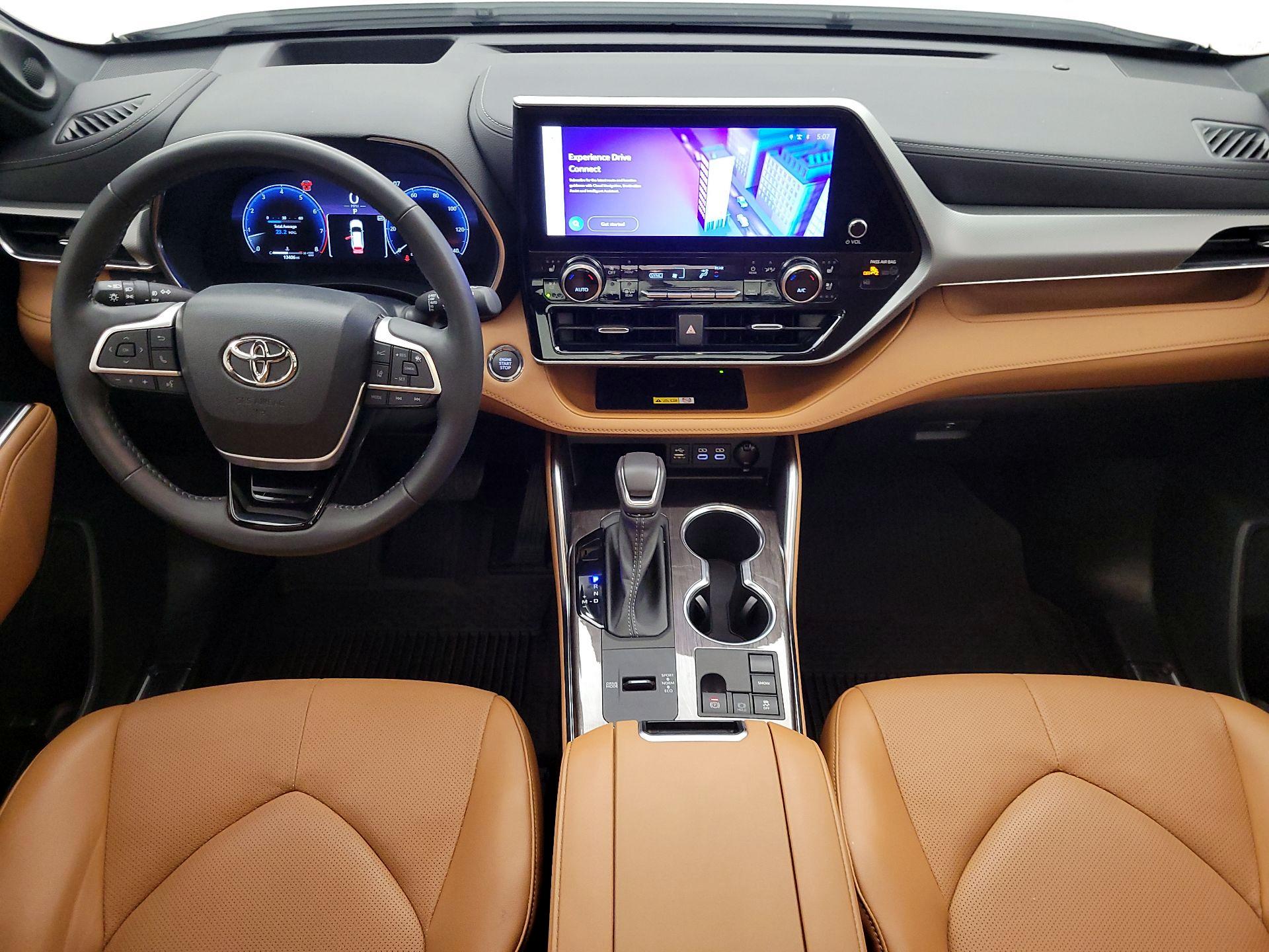 Thumbnail: 2023 Toyota Highlander - 9