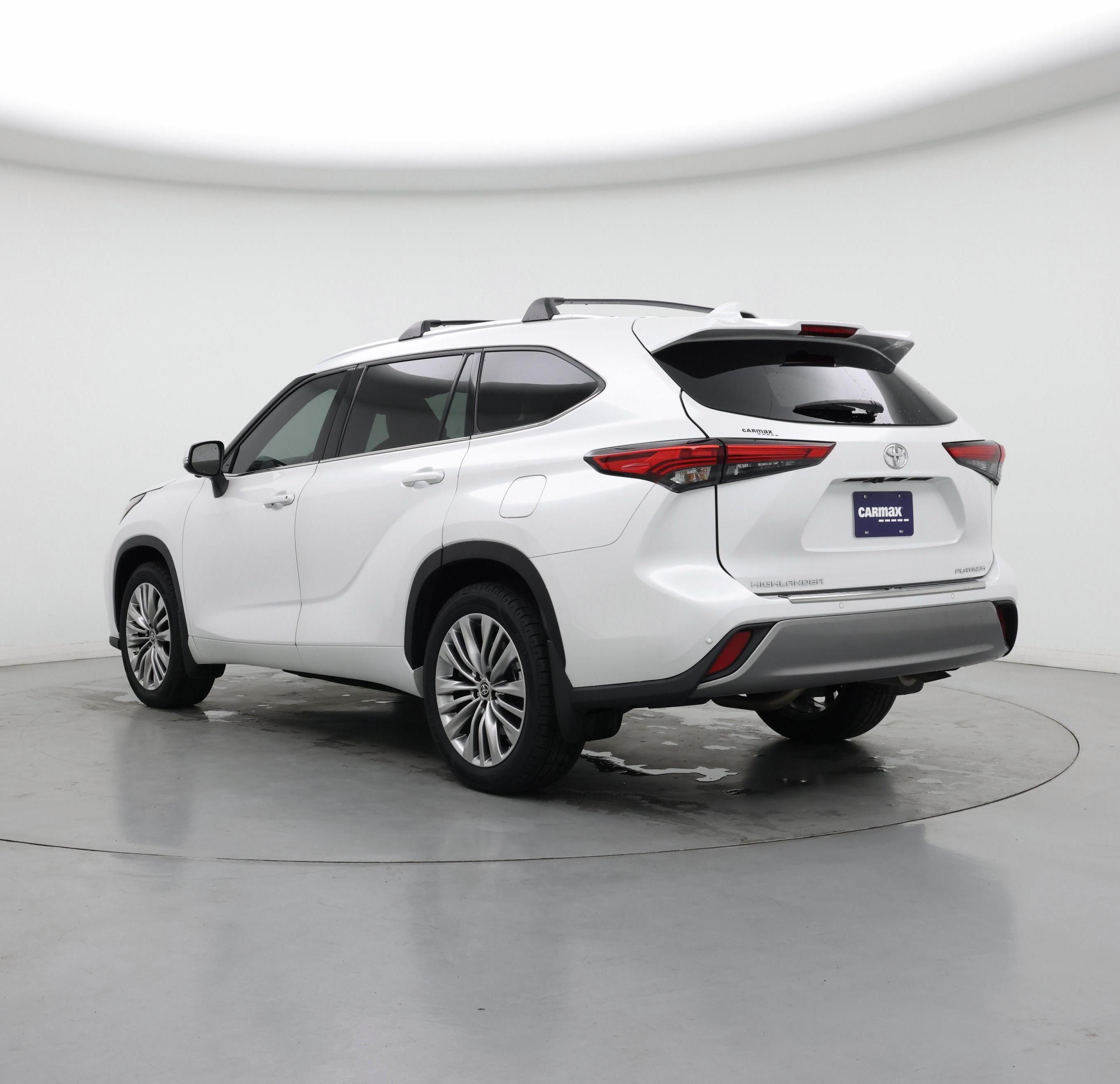Thumbnail: 2023 Toyota Highlander - 2