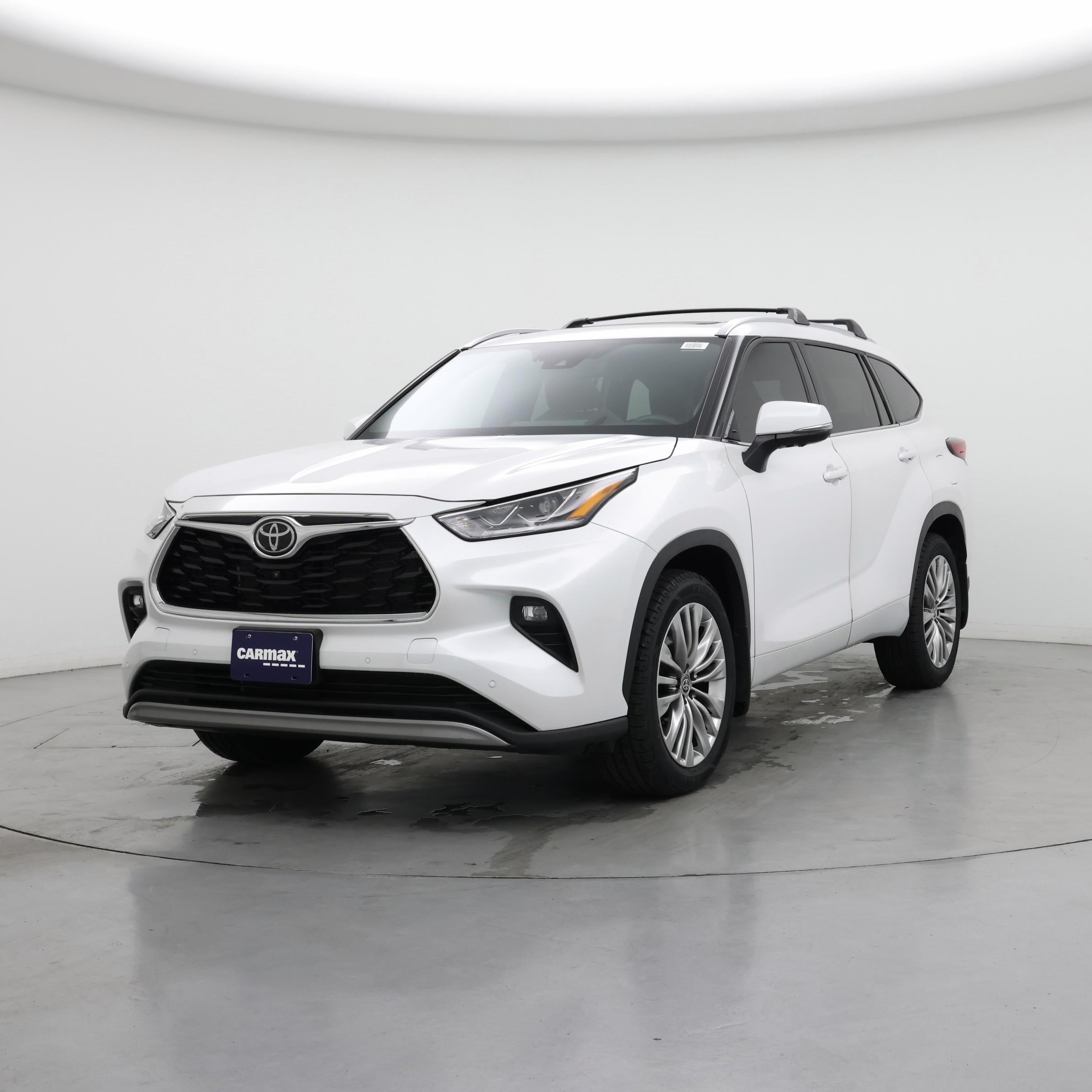 Thumbnail: 2023 Toyota Highlander - 4