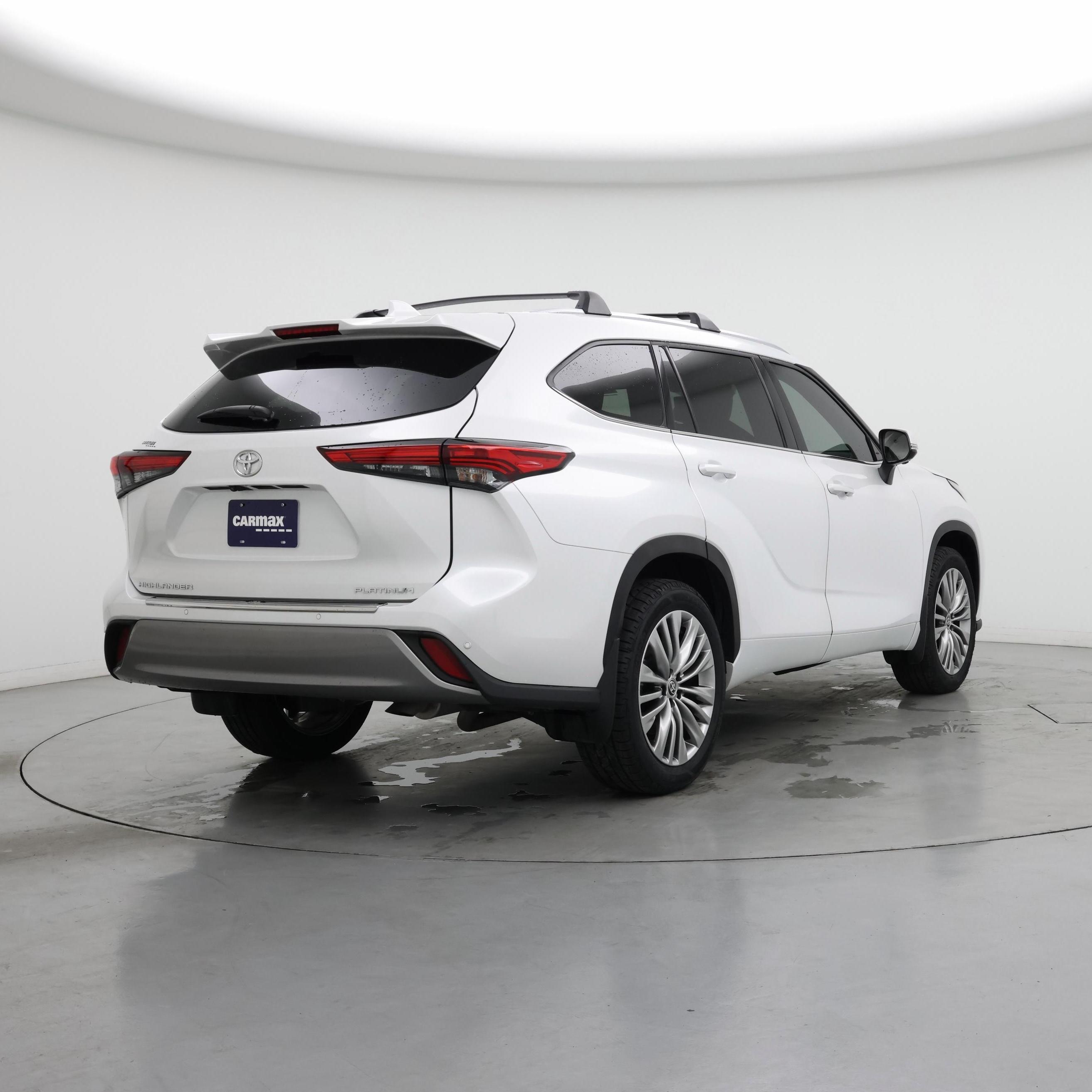 Thumbnail: 2023 Toyota Highlander - 8